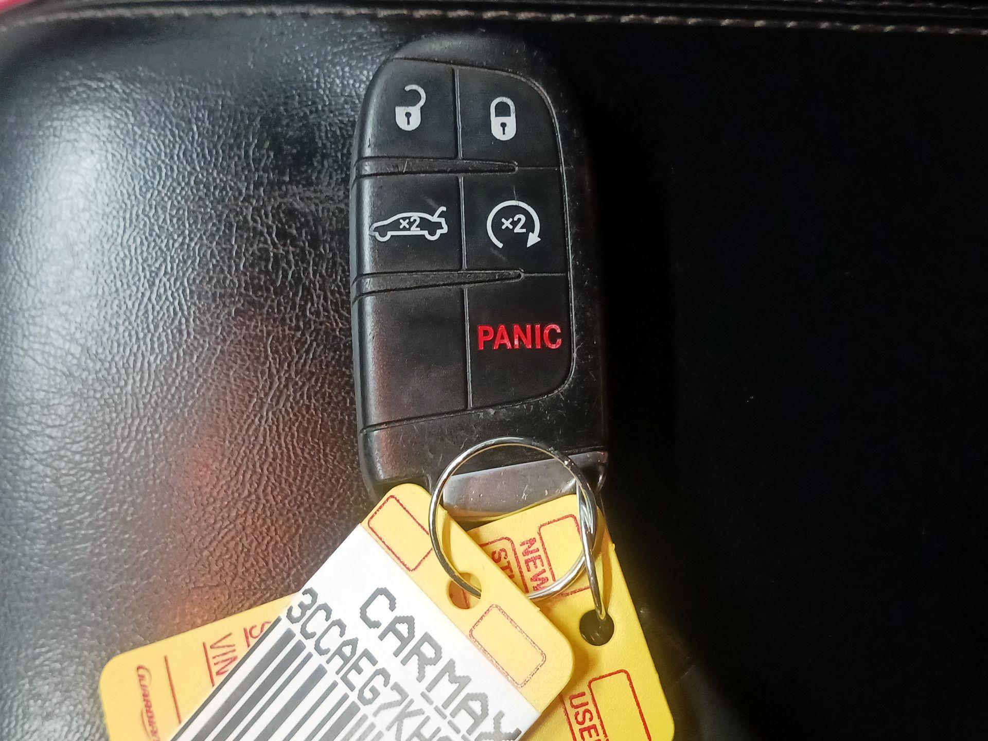 Thumbnail: 2019 Chrysler 300 - 19