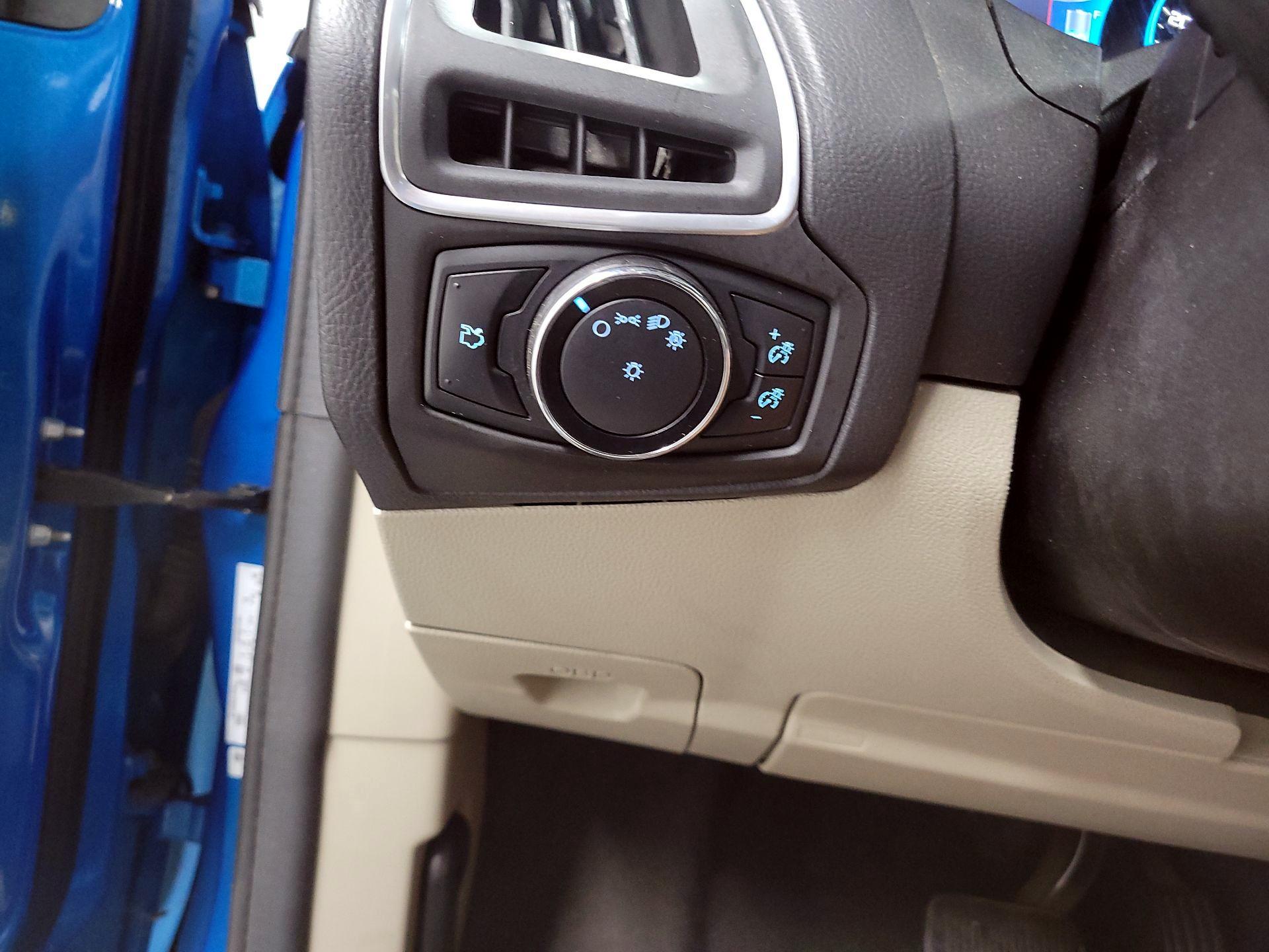 Thumbnail: 2014 Ford Focus - 13