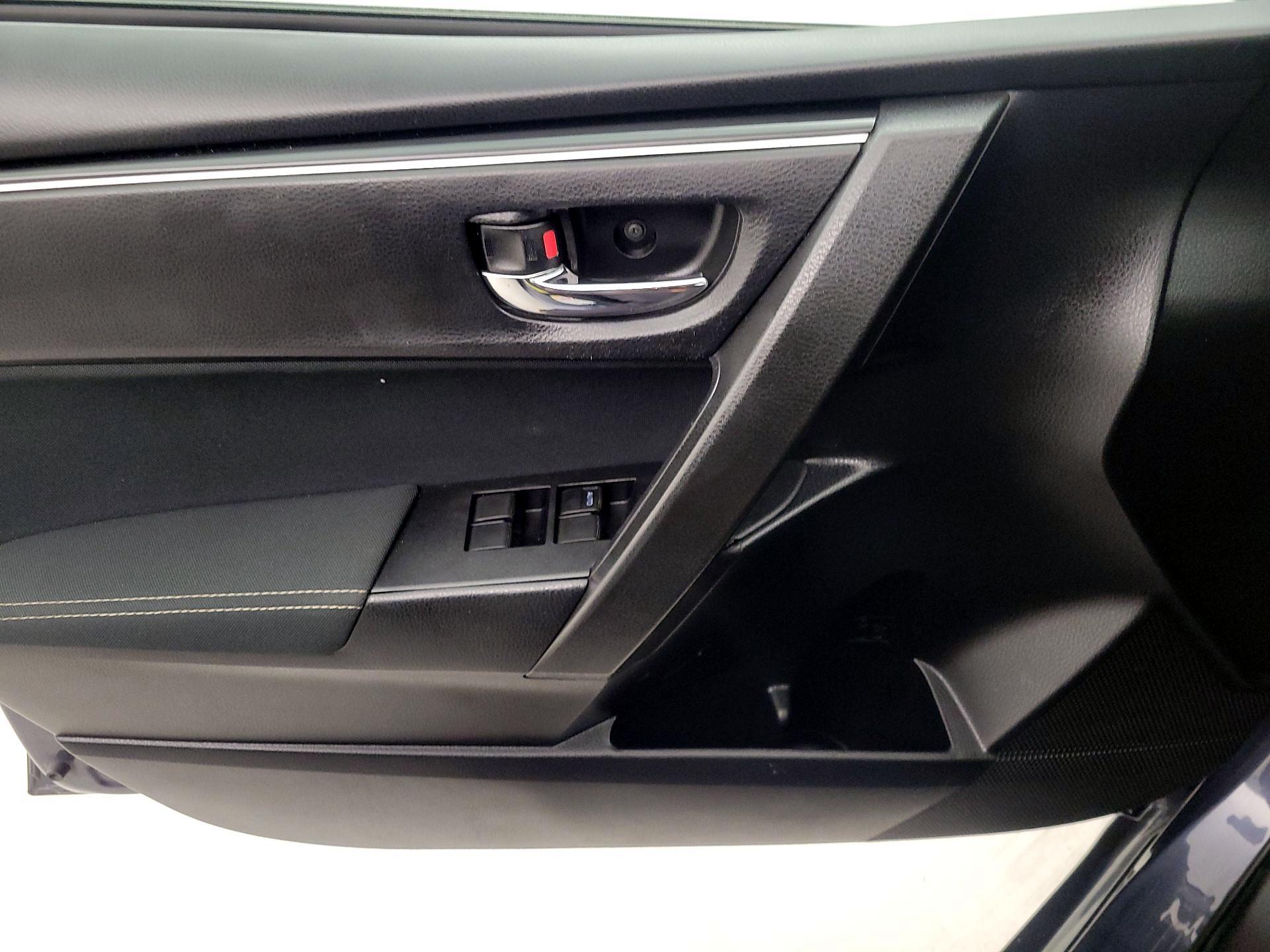 Thumbnail: 2018 Toyota Corolla - 12