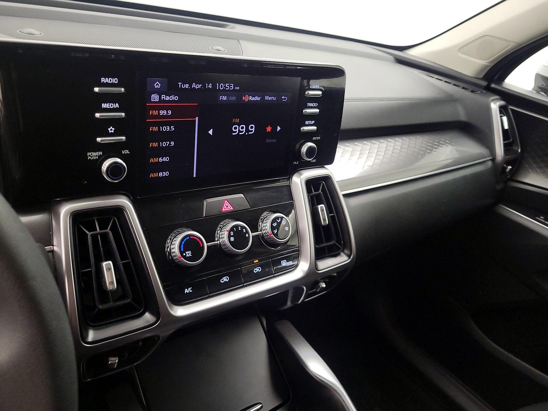 Thumbnail: 2023 Kia Sorento - 16