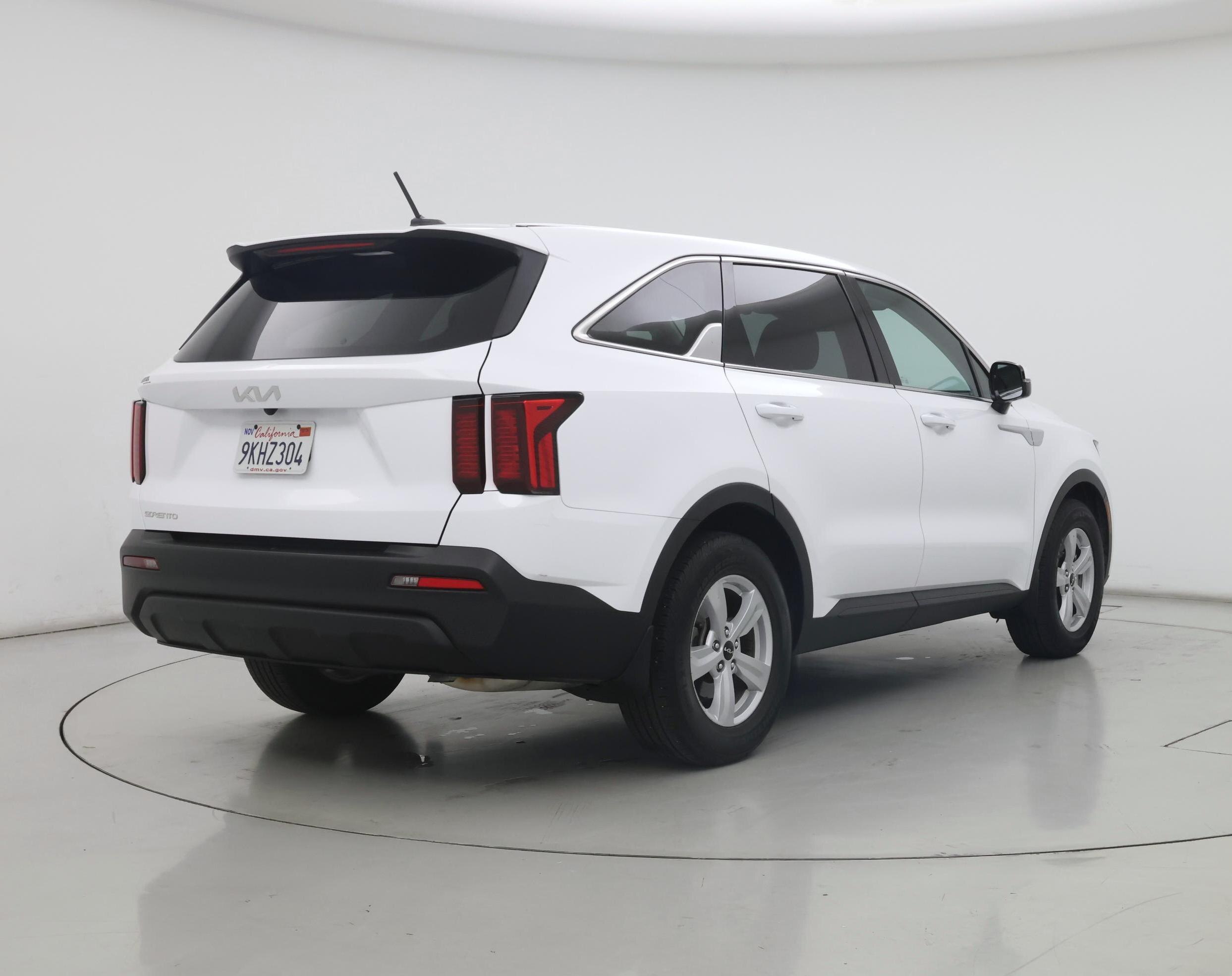 Thumbnail: 2023 Kia Sorento - 8