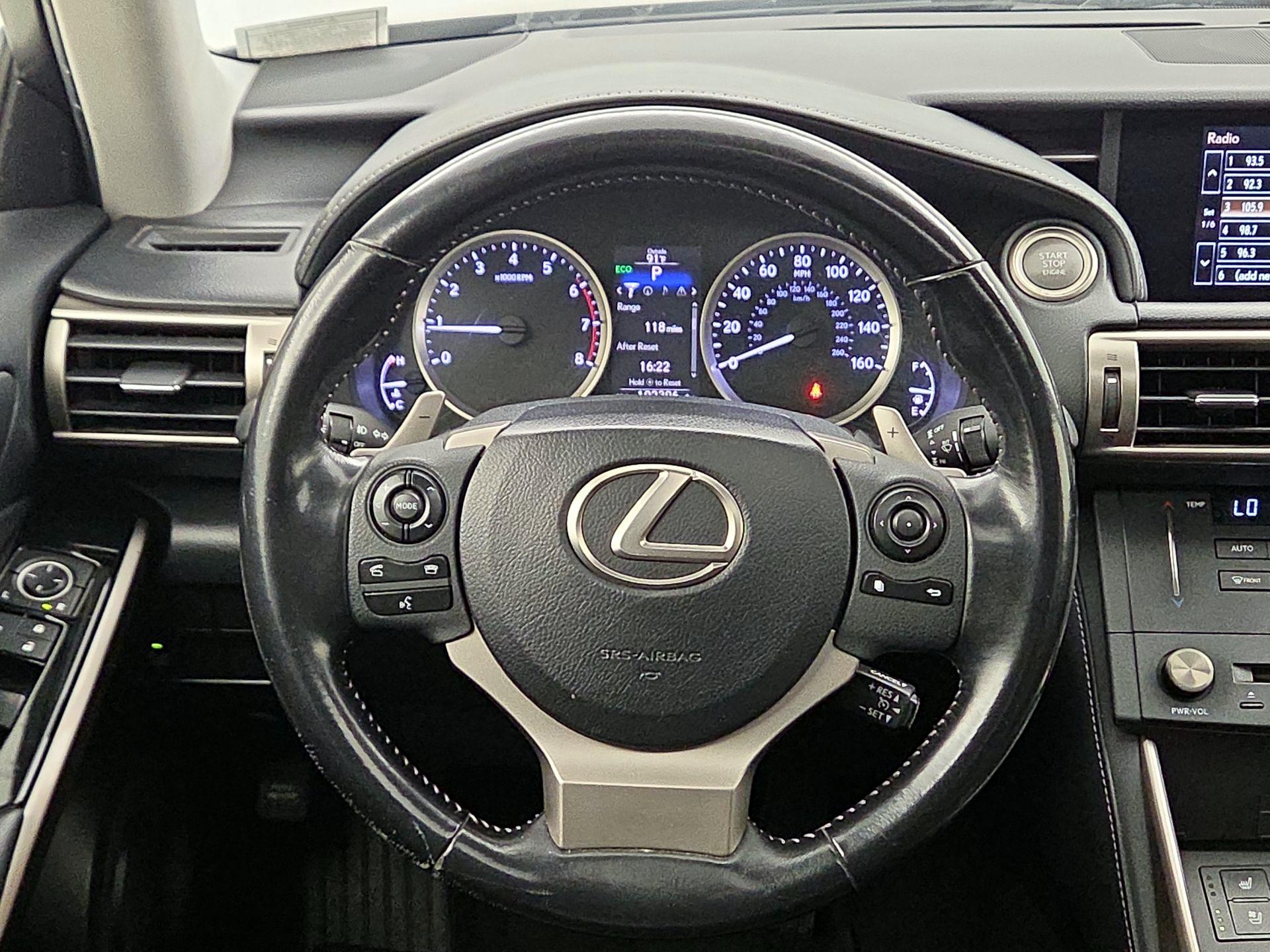 Thumbnail: 2016 Lexus IS - 10