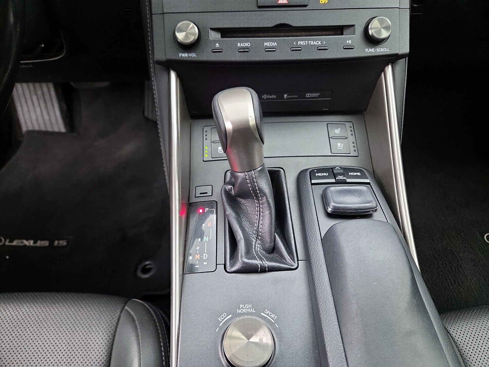 Thumbnail: 2016 Lexus IS - 17