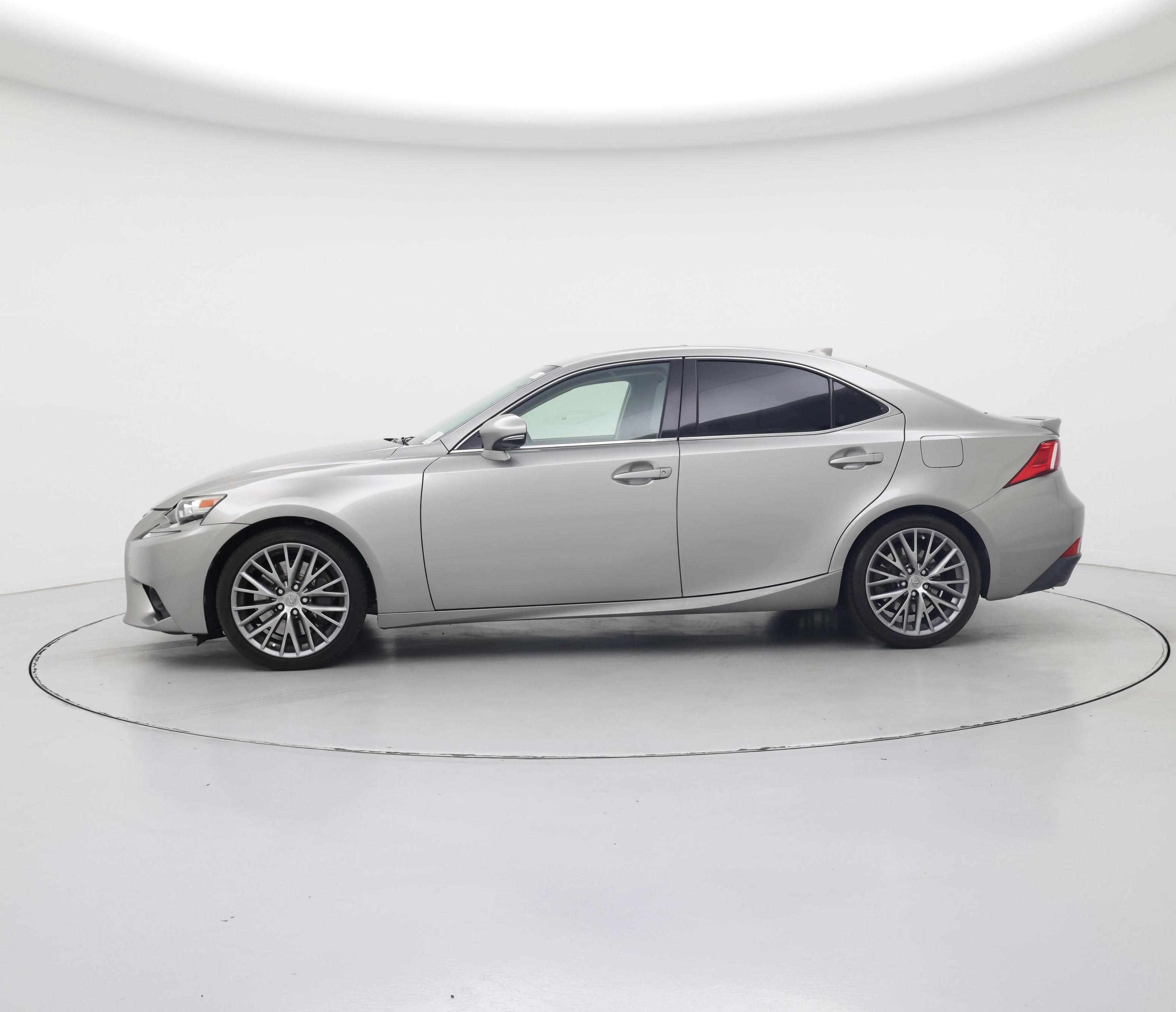 Thumbnail: 2016 Lexus IS - 3