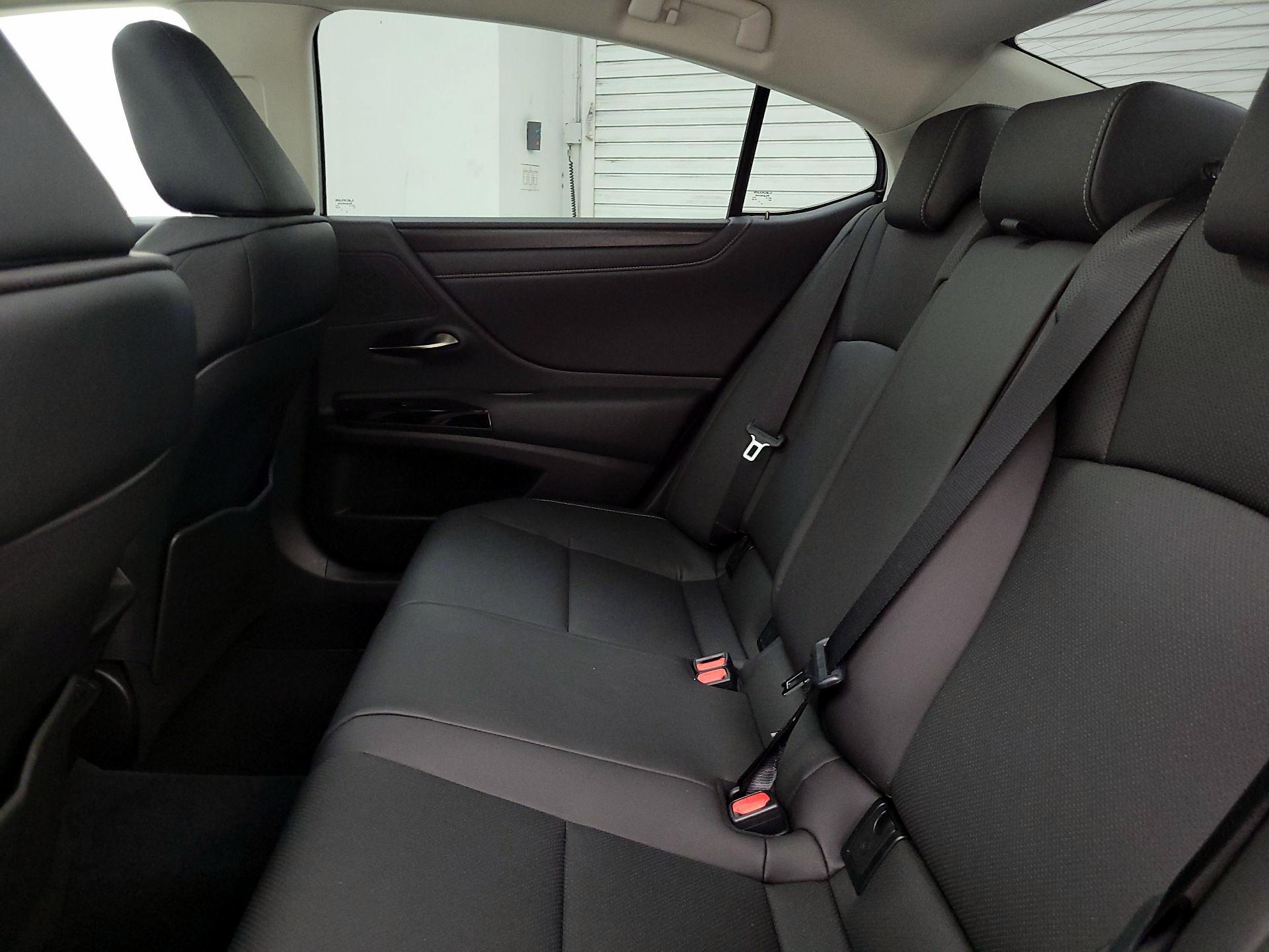 Thumbnail: 2025 Lexus ES - 19