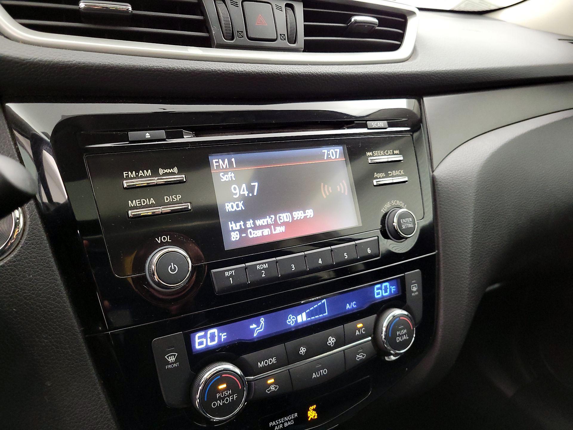 Thumbnail: 2016 Nissan Rogue - 15