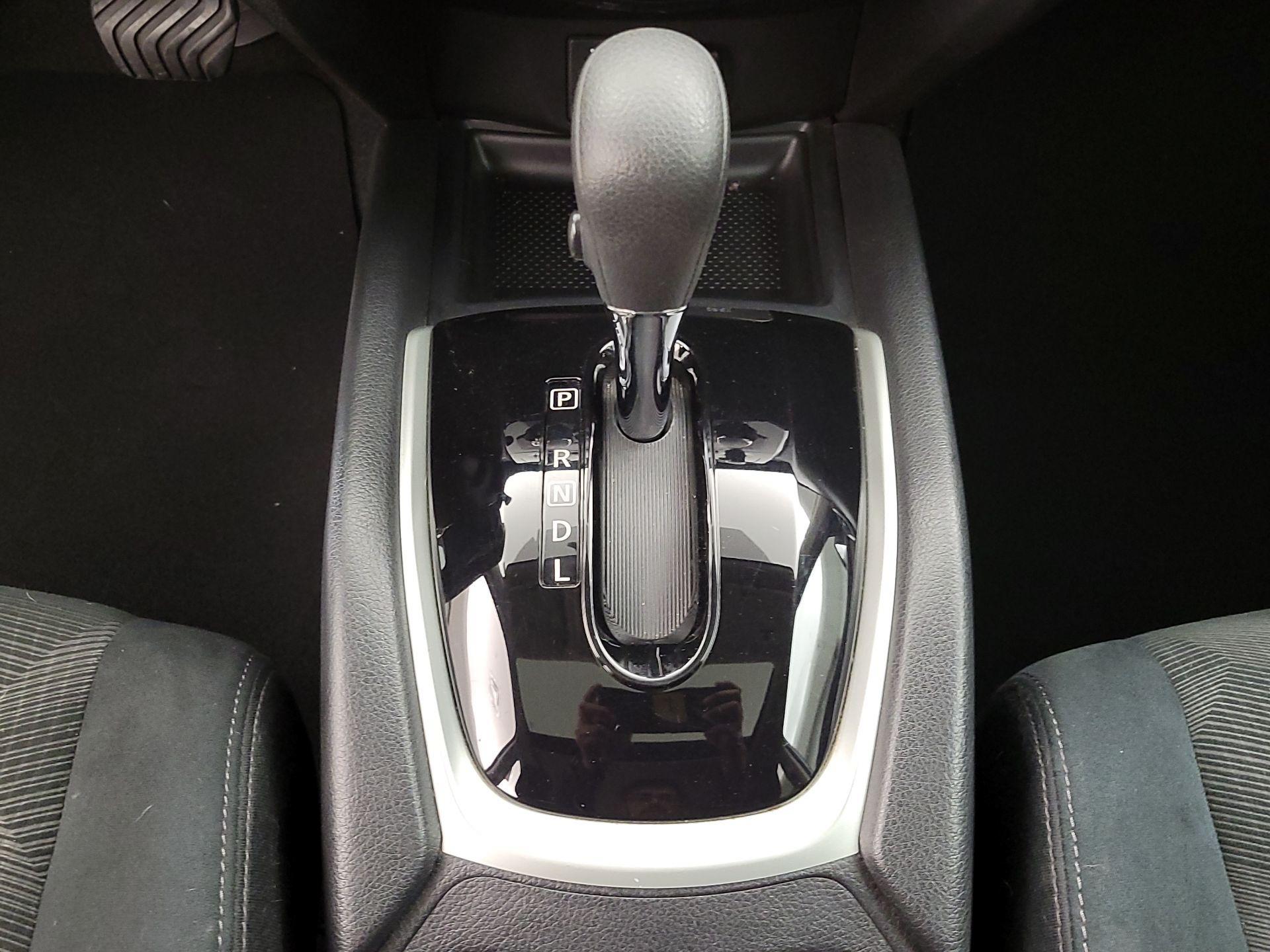 Thumbnail: 2016 Nissan Rogue - 17
