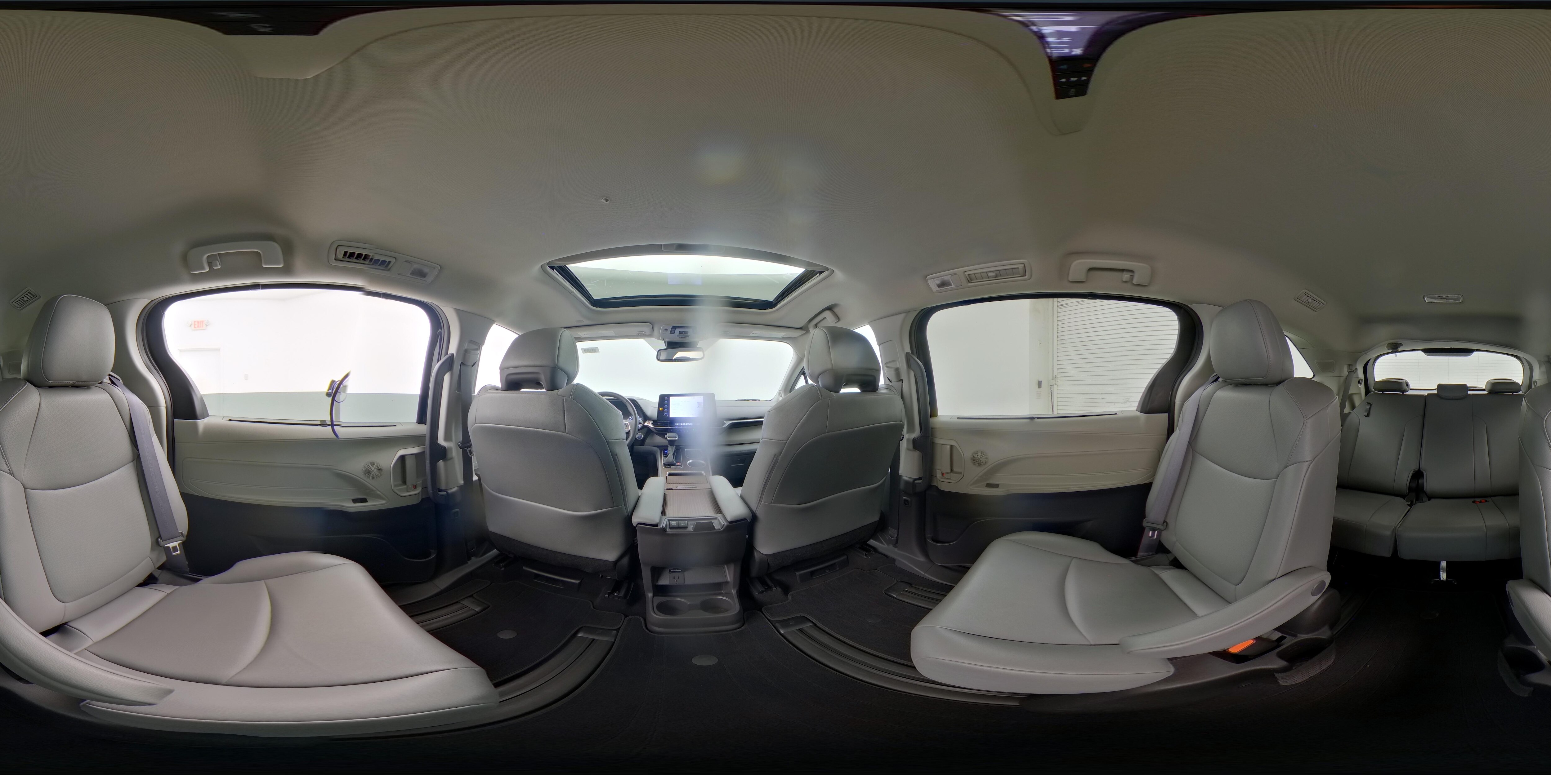 2022 Toyota Sienna XLE - Photo 27