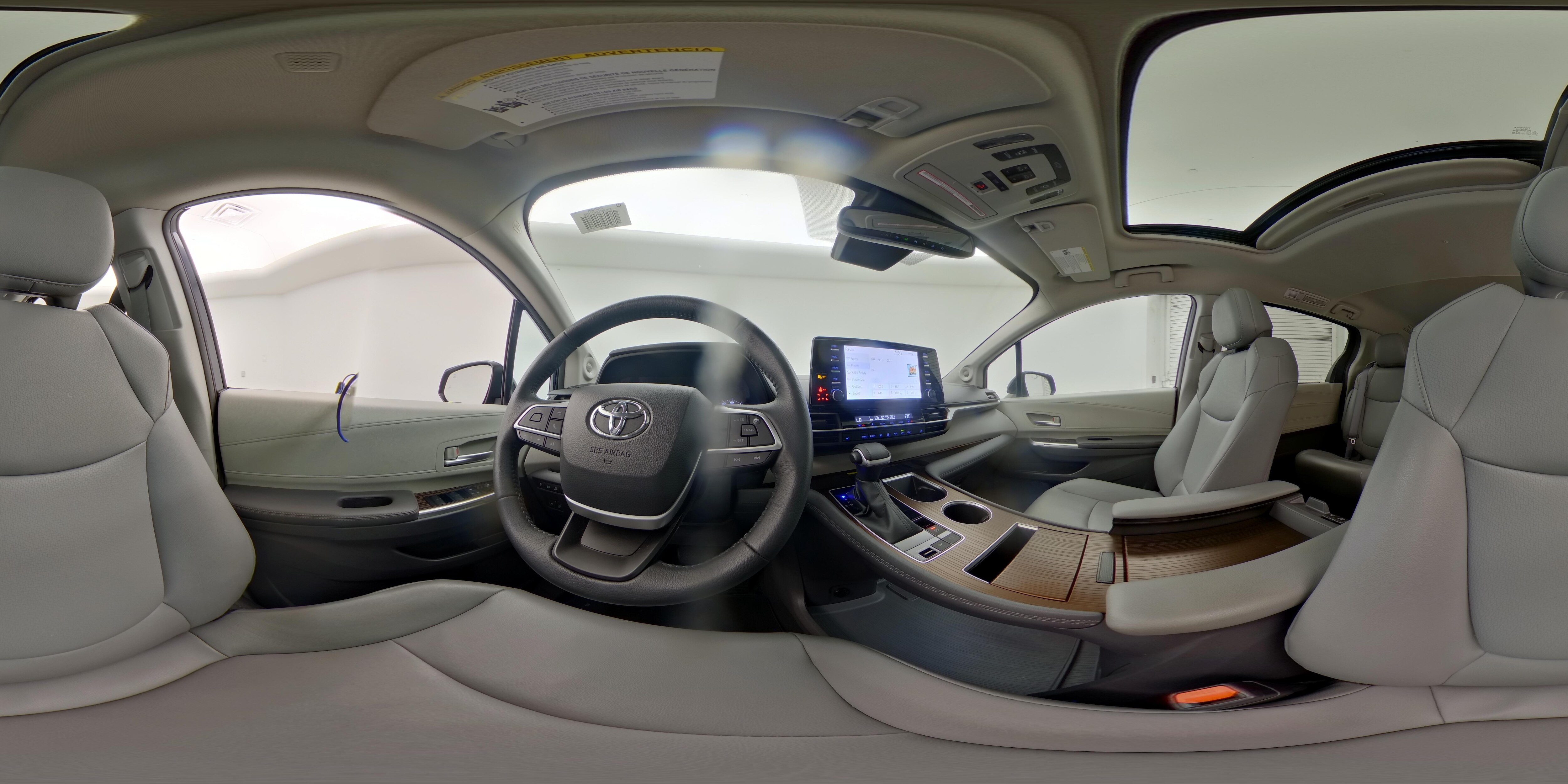 2022 Toyota Sienna XLE - Photo 28