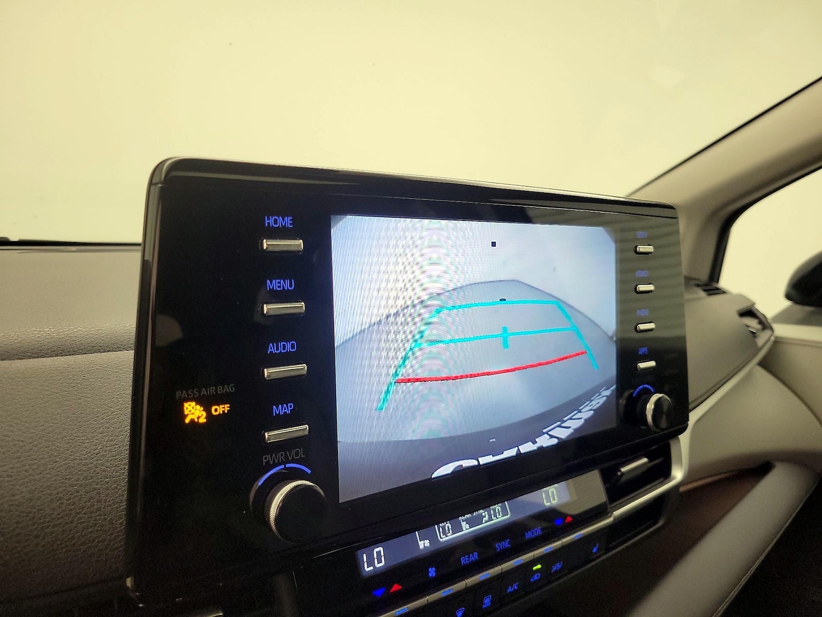 2022 Toyota Sienna XLE - Photo 15