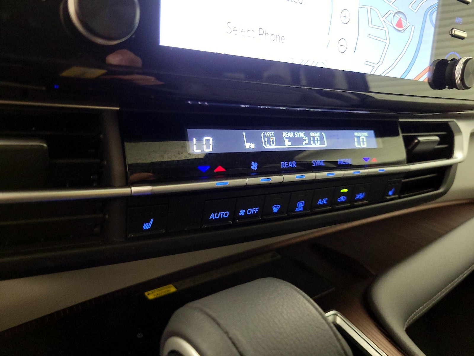 2022 Toyota Sienna XLE - Photo 17