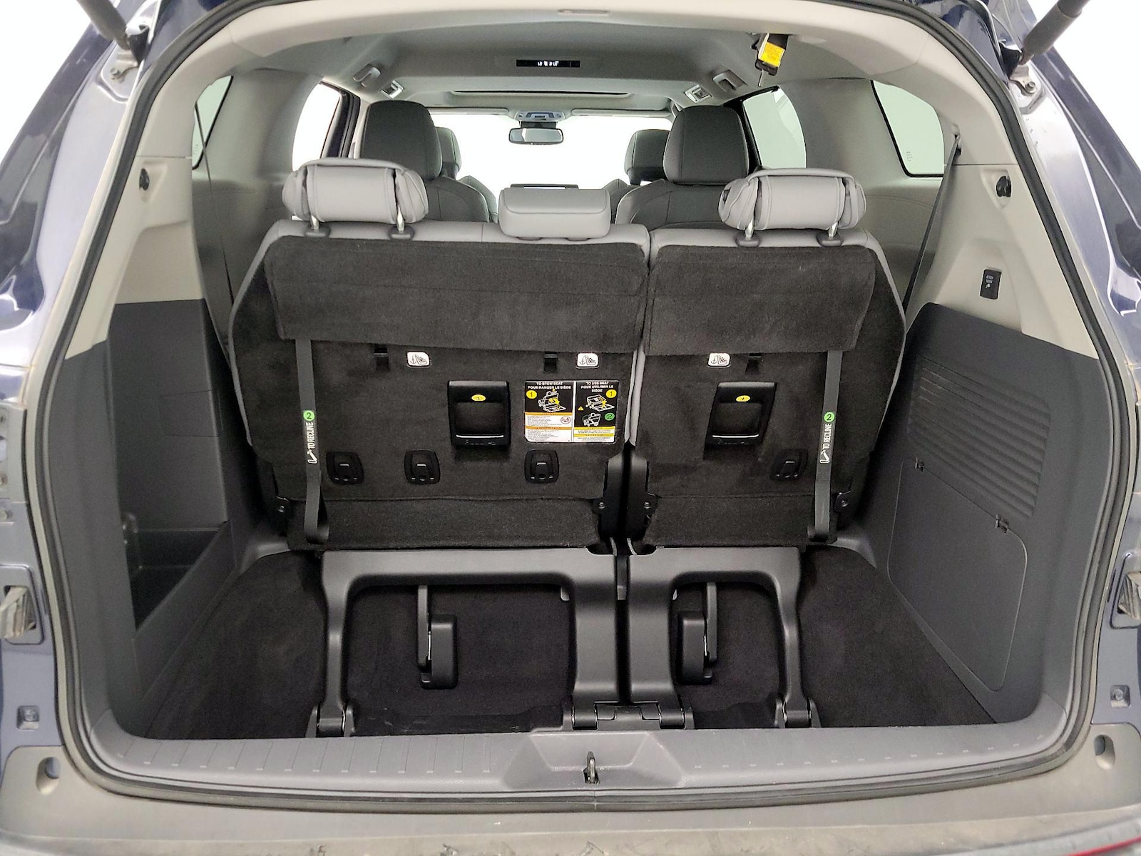 2022 Toyota Sienna XLE - Photo 23