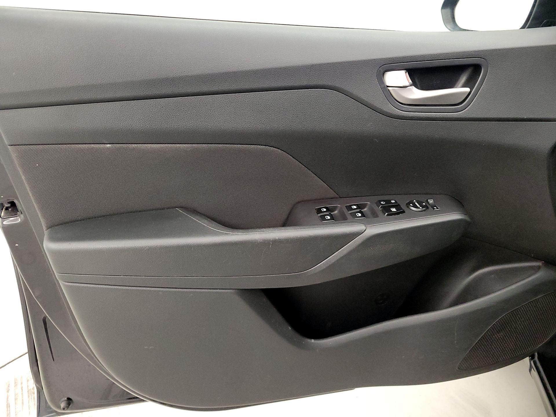 Thumbnail: 2018 Hyundai Accent - 12