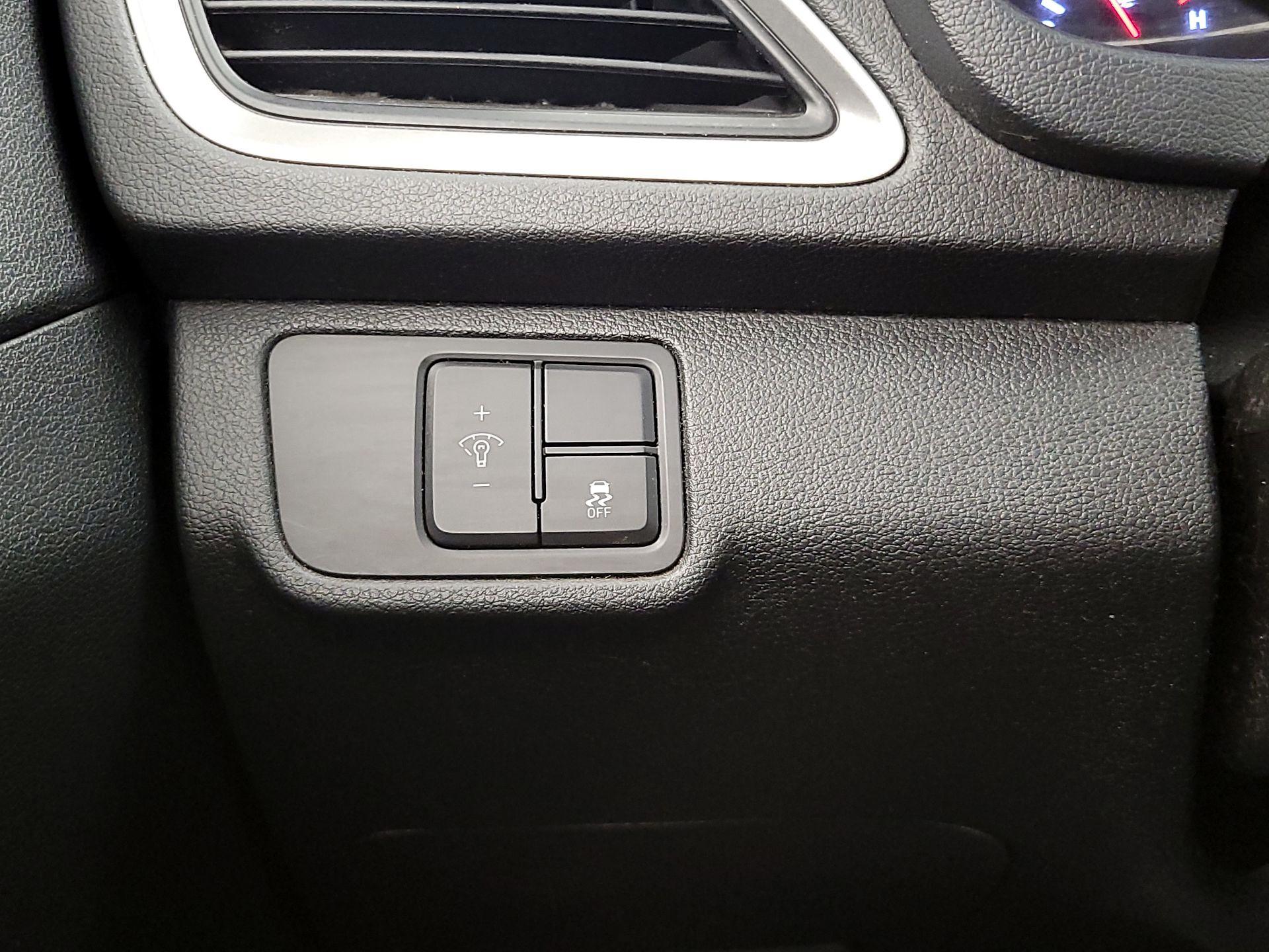 Thumbnail: 2018 Hyundai Accent - 13