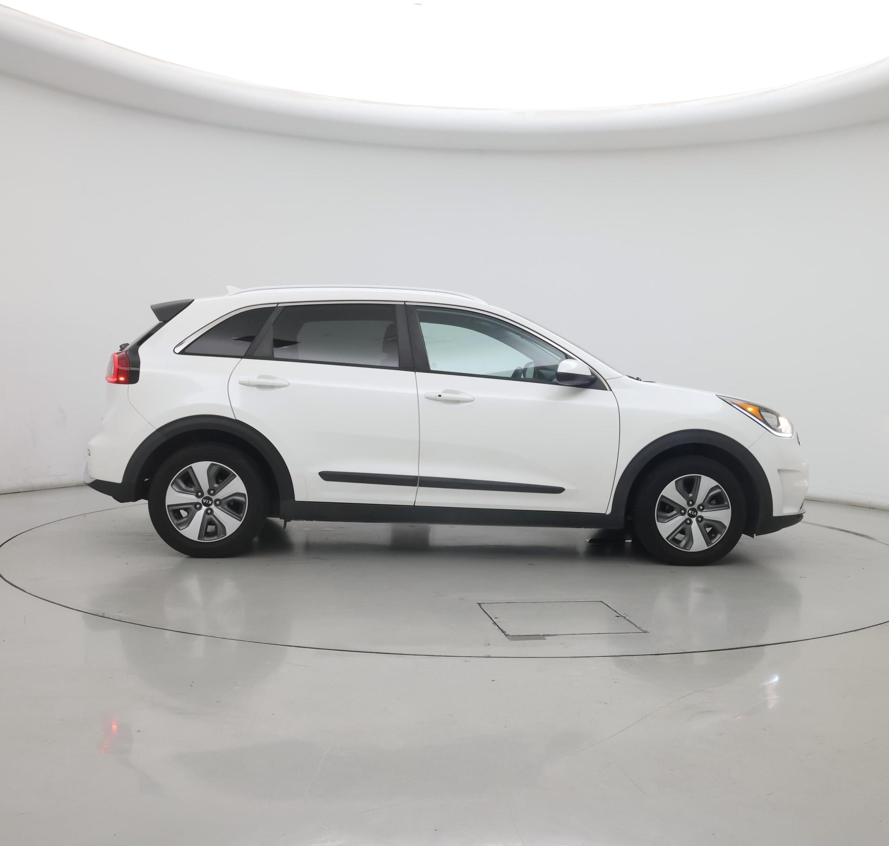 Thumbnail: 2018 Kia Niro - 7