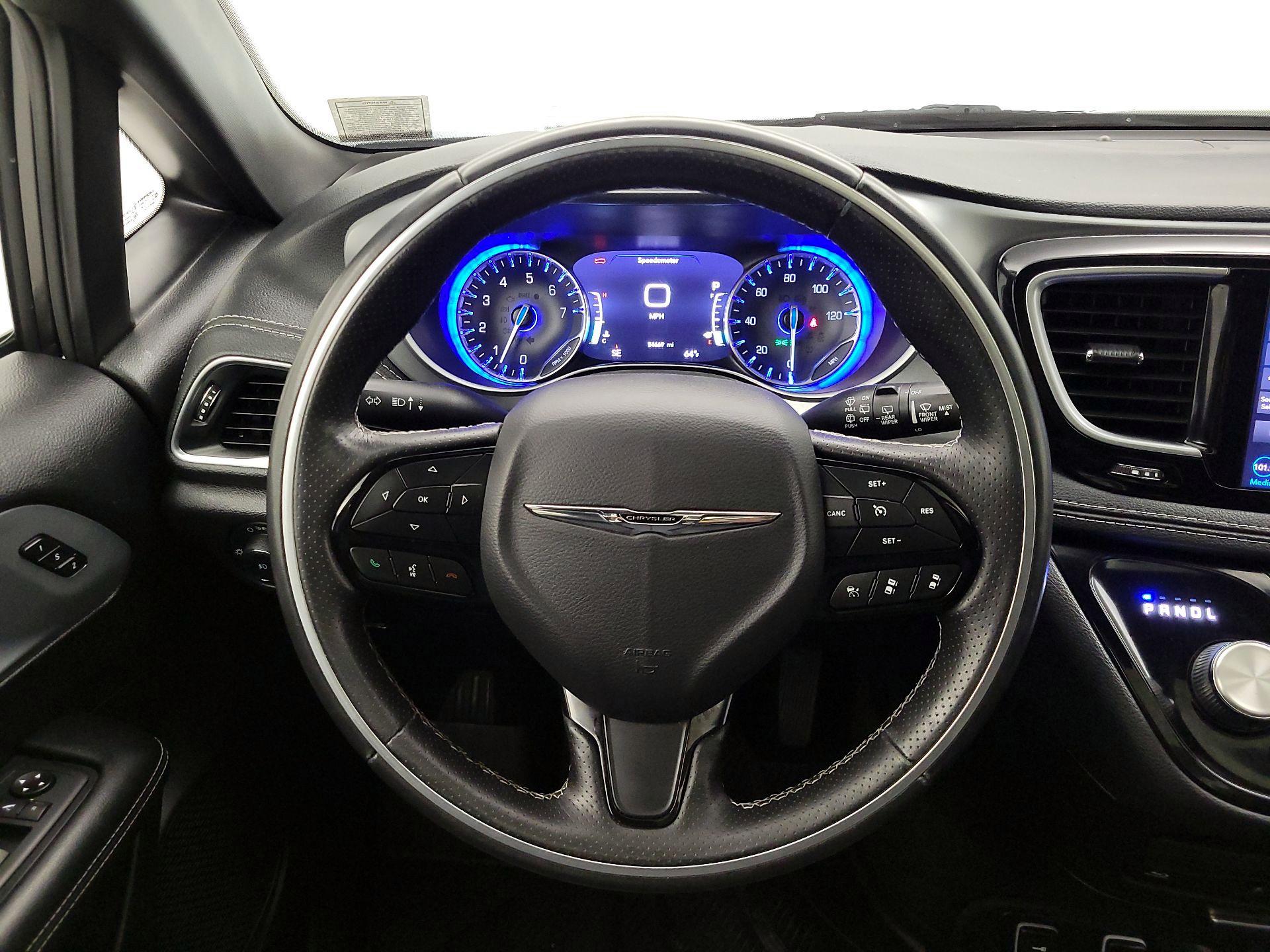 Thumbnail: 2020 Chrysler Pacifica - 10