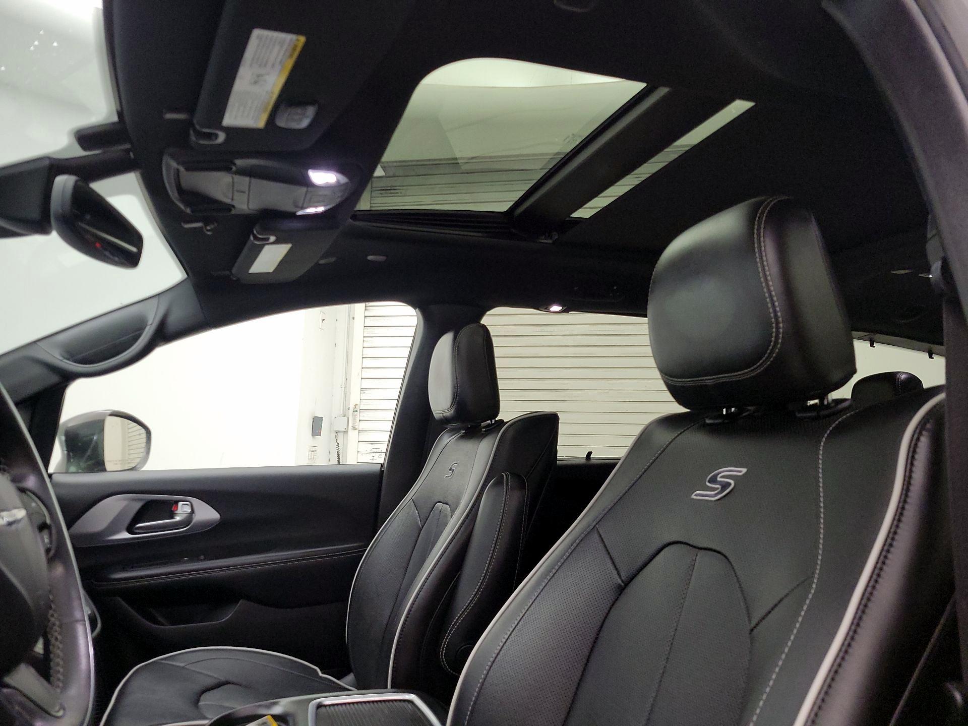 Thumbnail: 2020 Chrysler Pacifica - 19