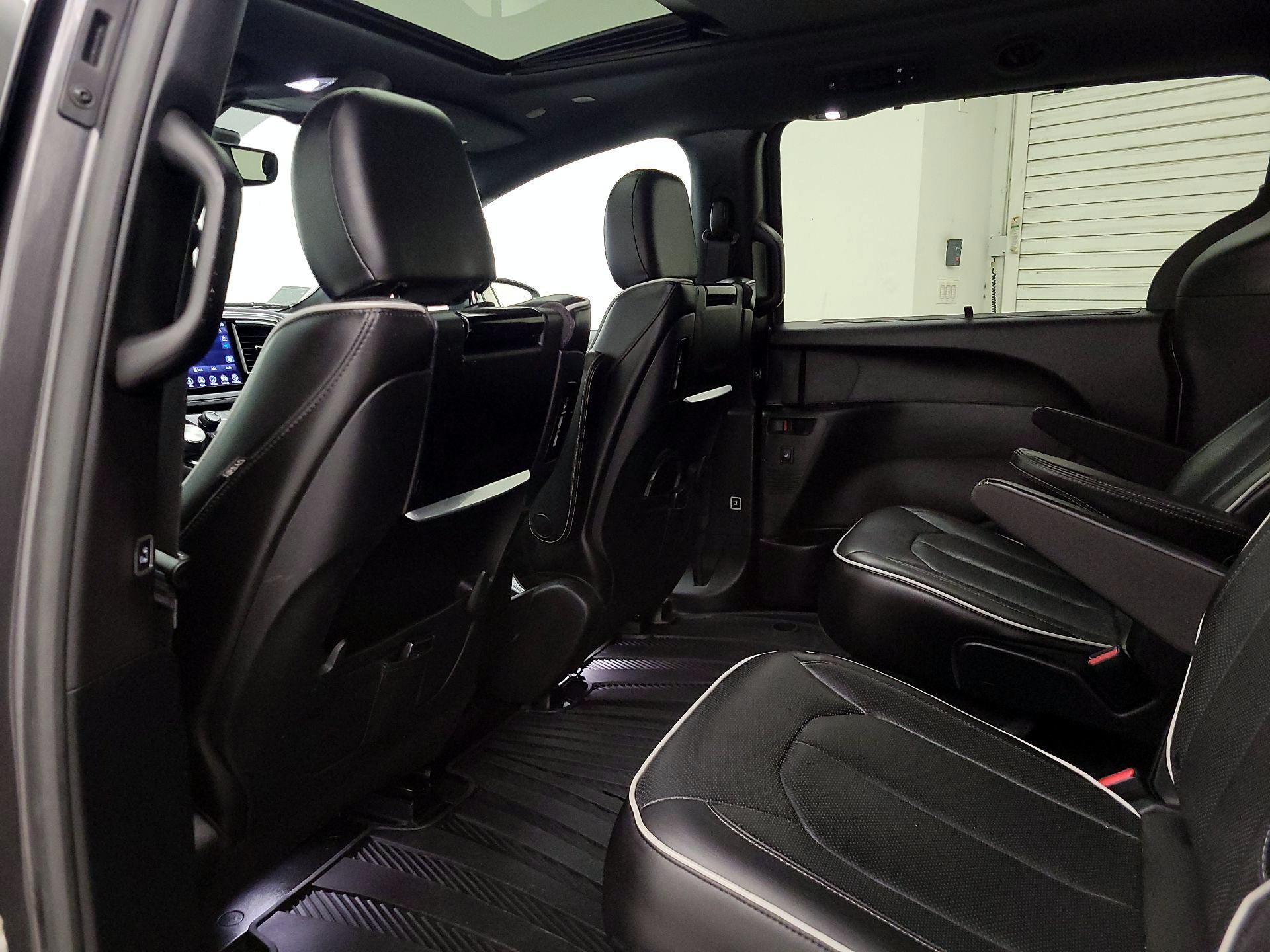 Thumbnail: 2020 Chrysler Pacifica - 20