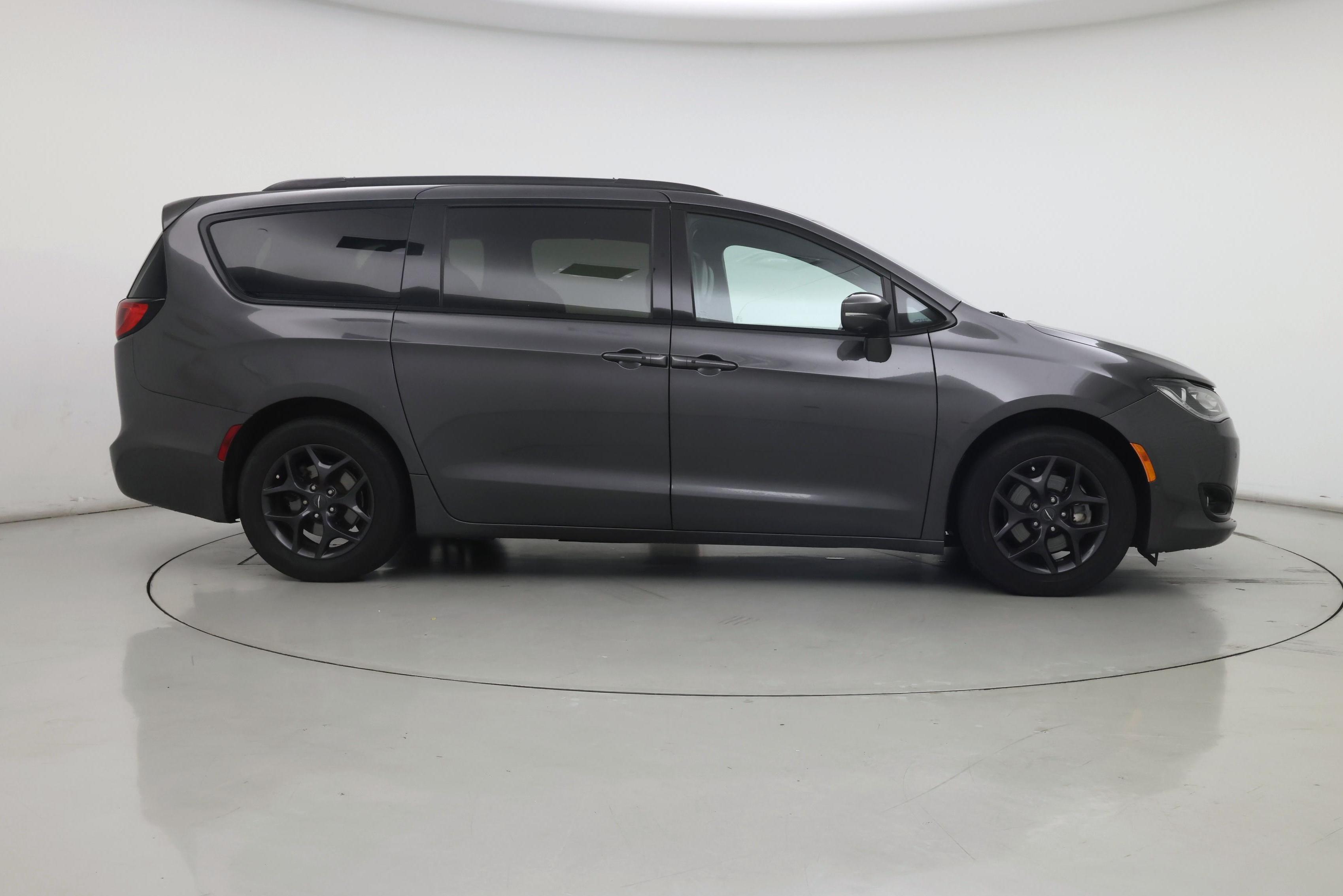 Thumbnail: 2020 Chrysler Pacifica - 7