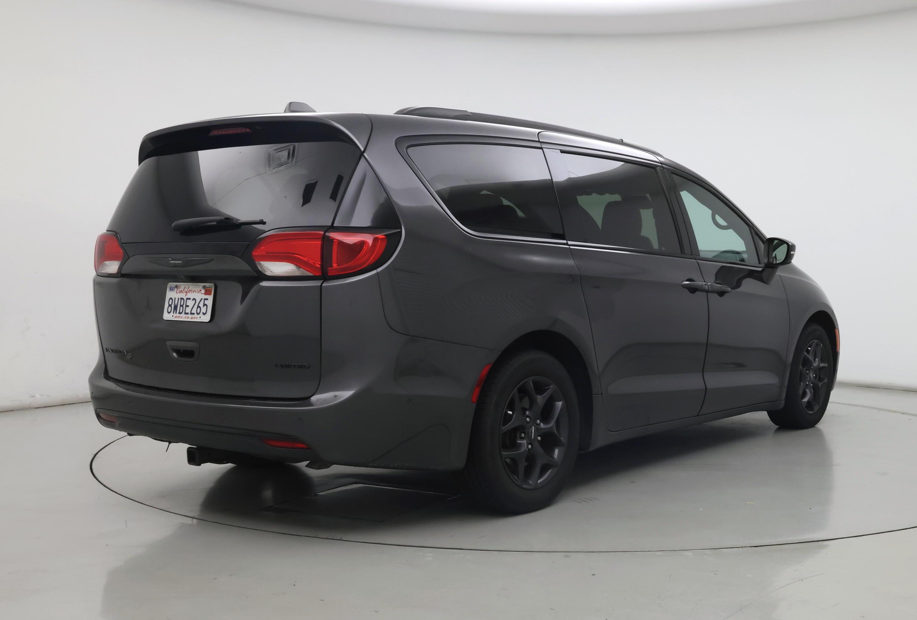 Thumbnail: 2020 Chrysler Pacifica - 8