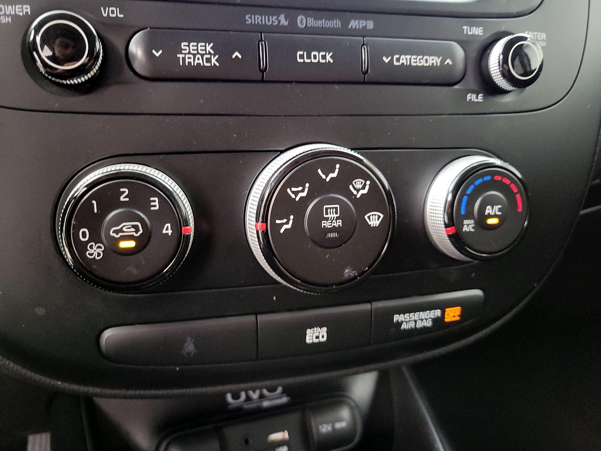 Thumbnail: 2015 Kia Soul - 16