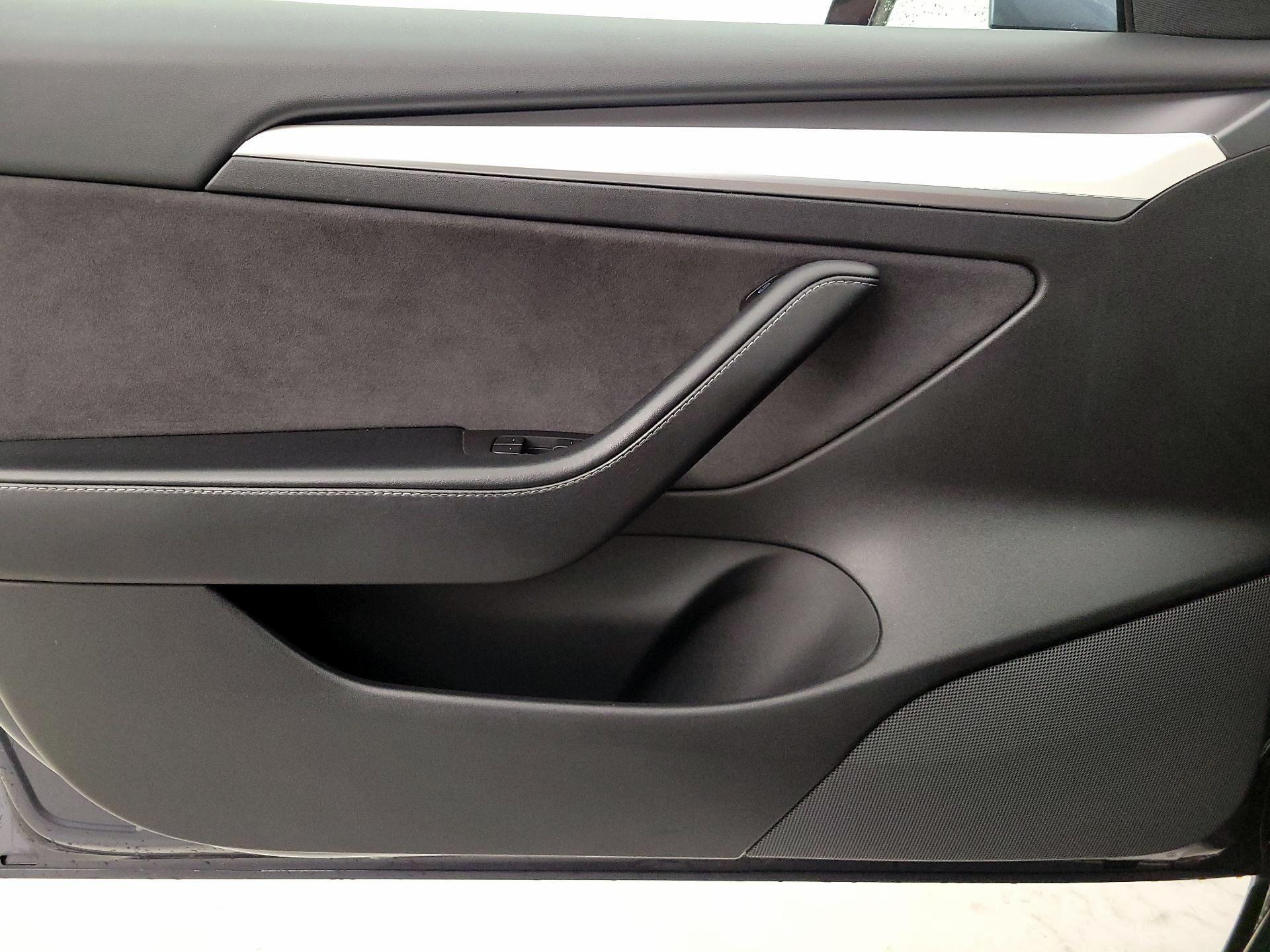 Thumbnail: 2021 Tesla Model 3 - 12