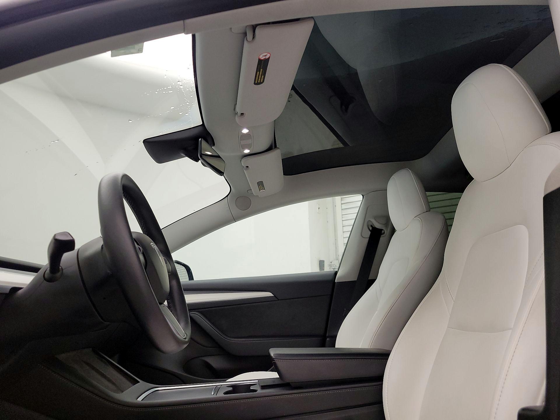 Thumbnail: 2021 Tesla Model 3 - 19
