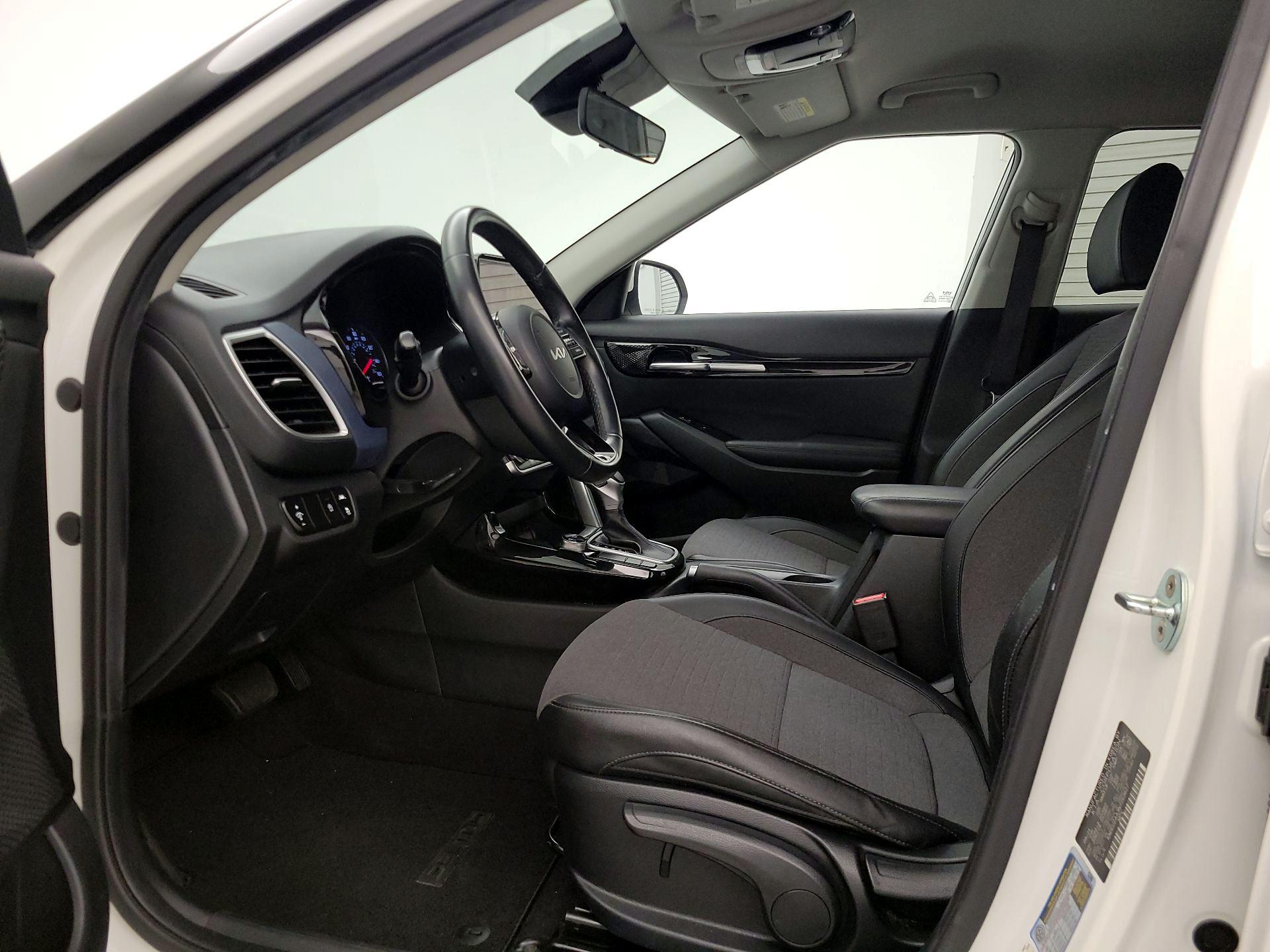 Thumbnail: 2022 Kia Seltos - 11