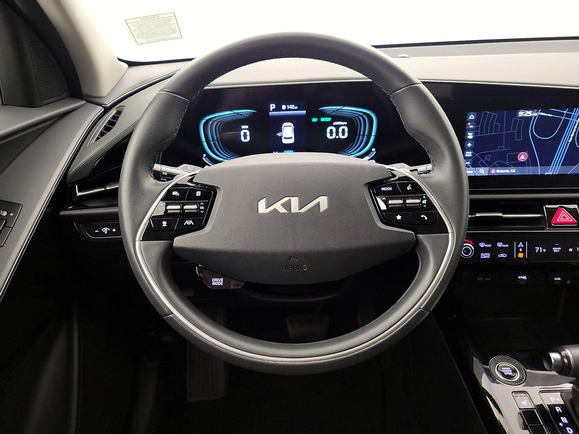 Thumbnail: 2023 Kia Niro - 10