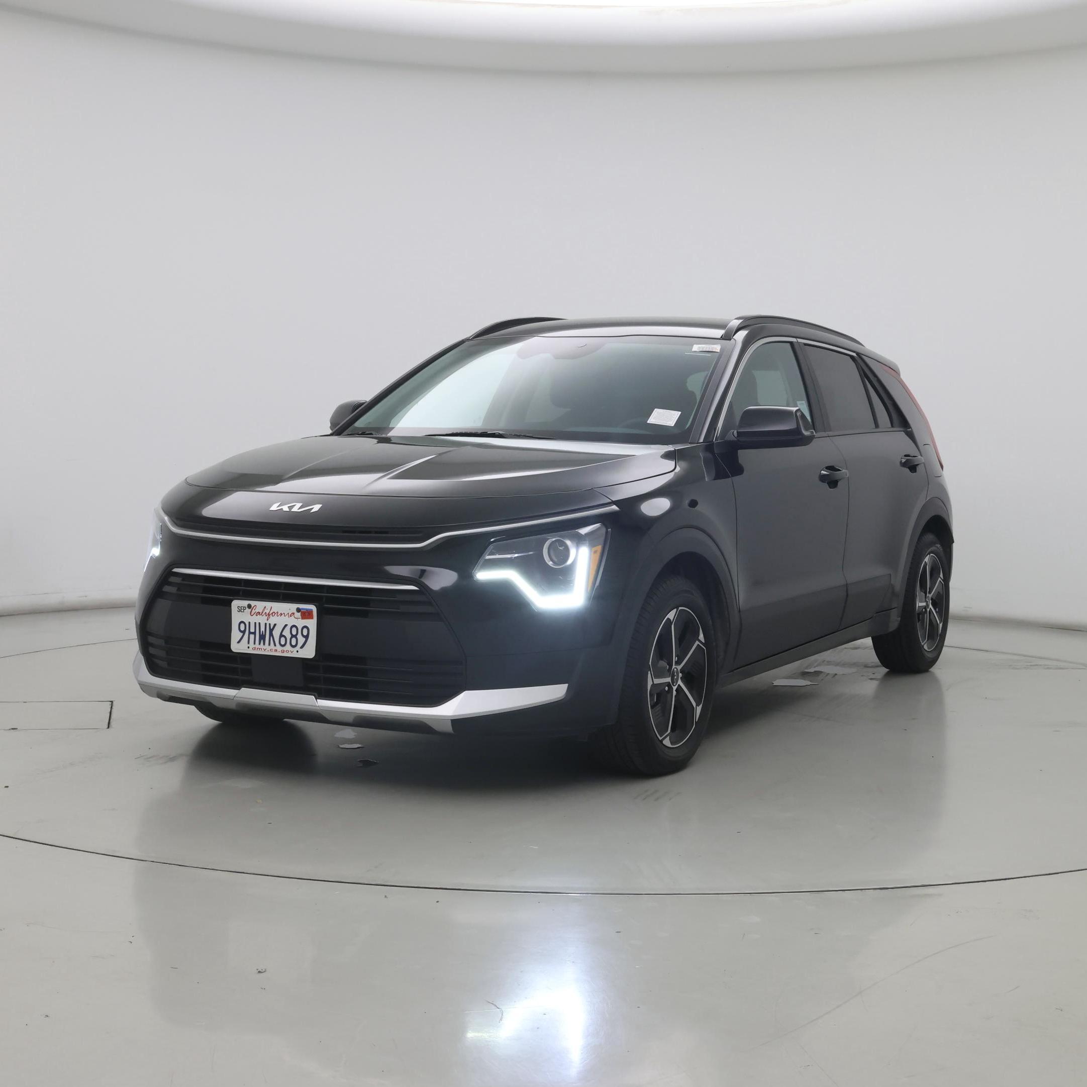 Thumbnail: 2023 Kia Niro - 4