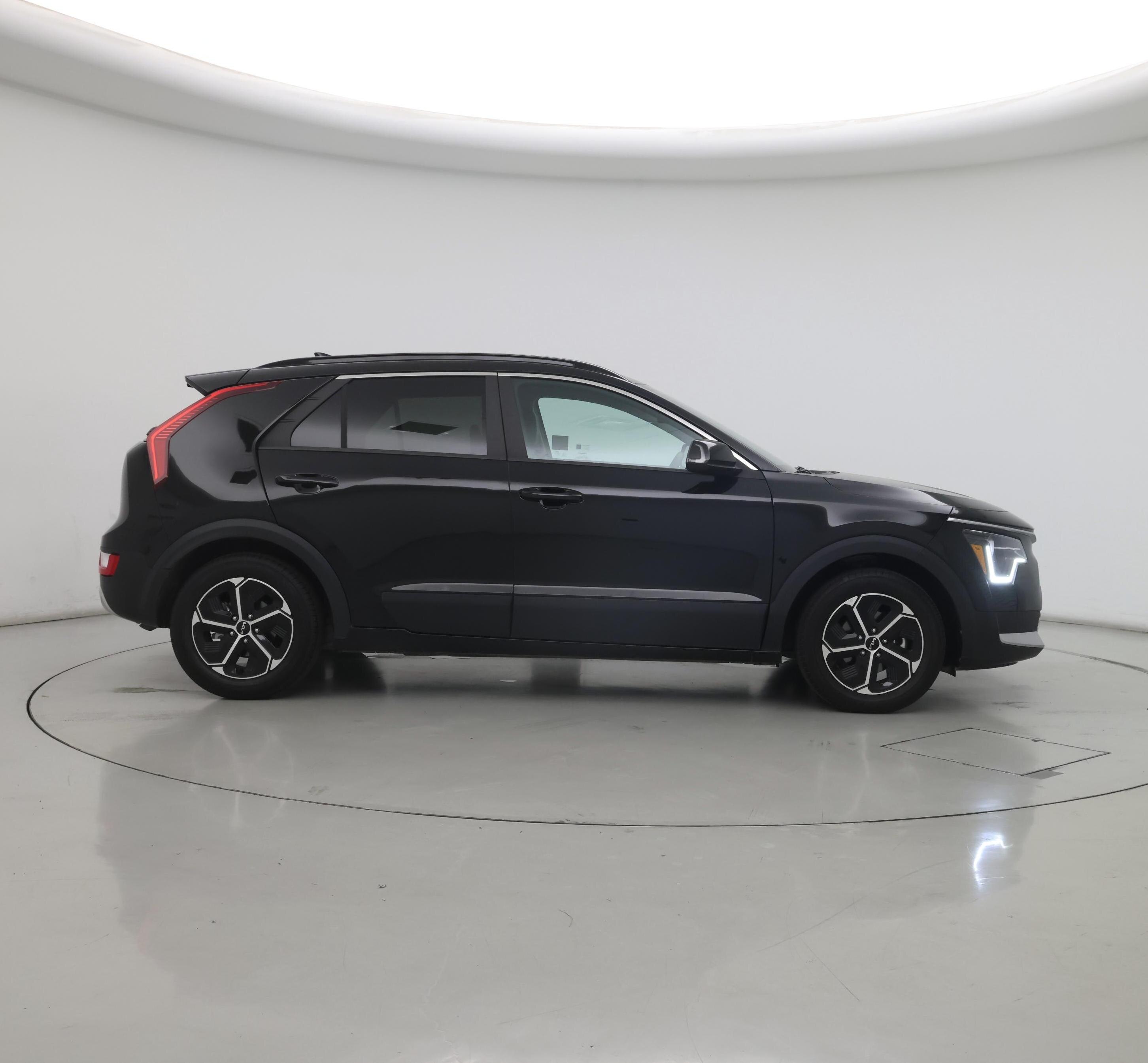Thumbnail: 2023 Kia Niro - 7