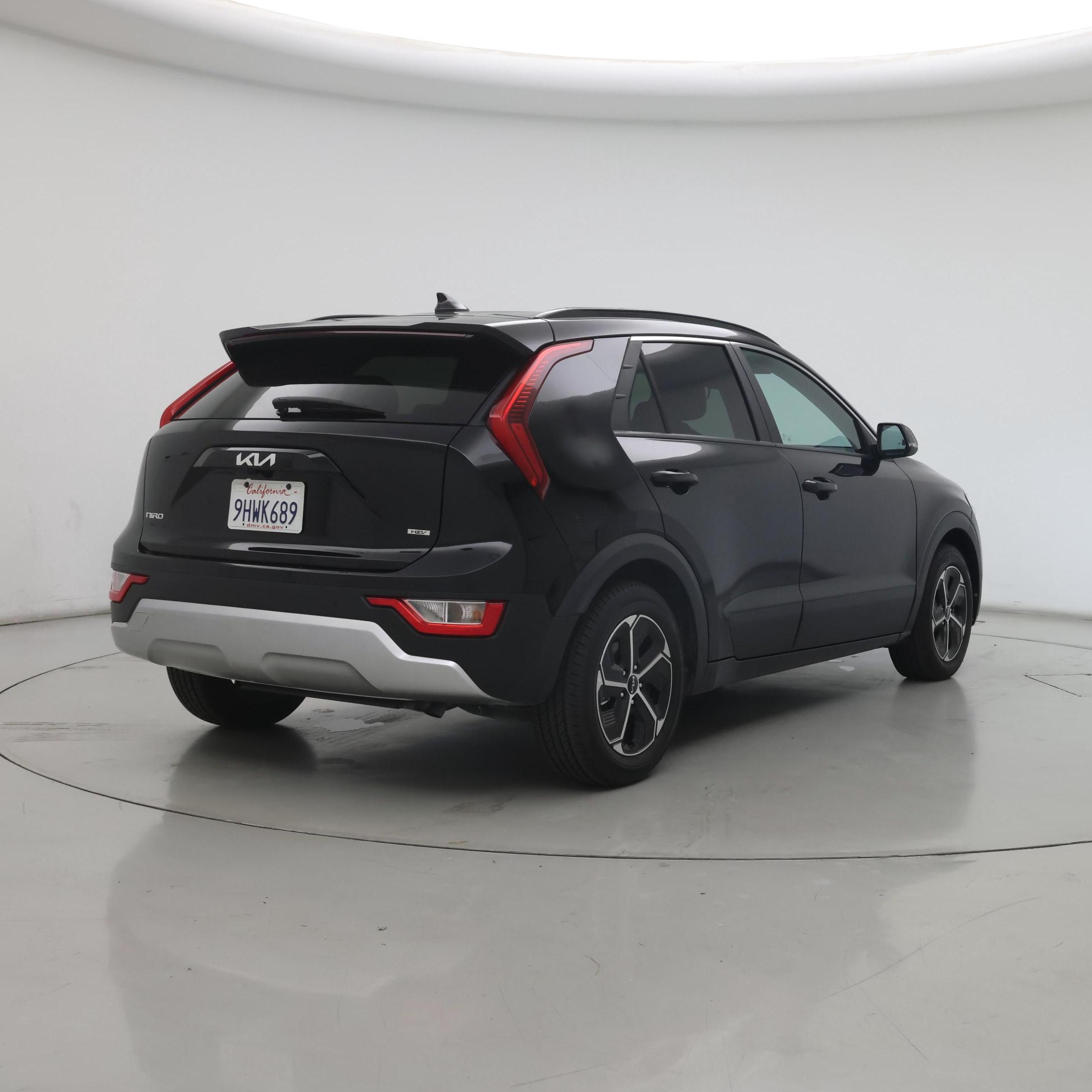 Thumbnail: 2023 Kia Niro - 8