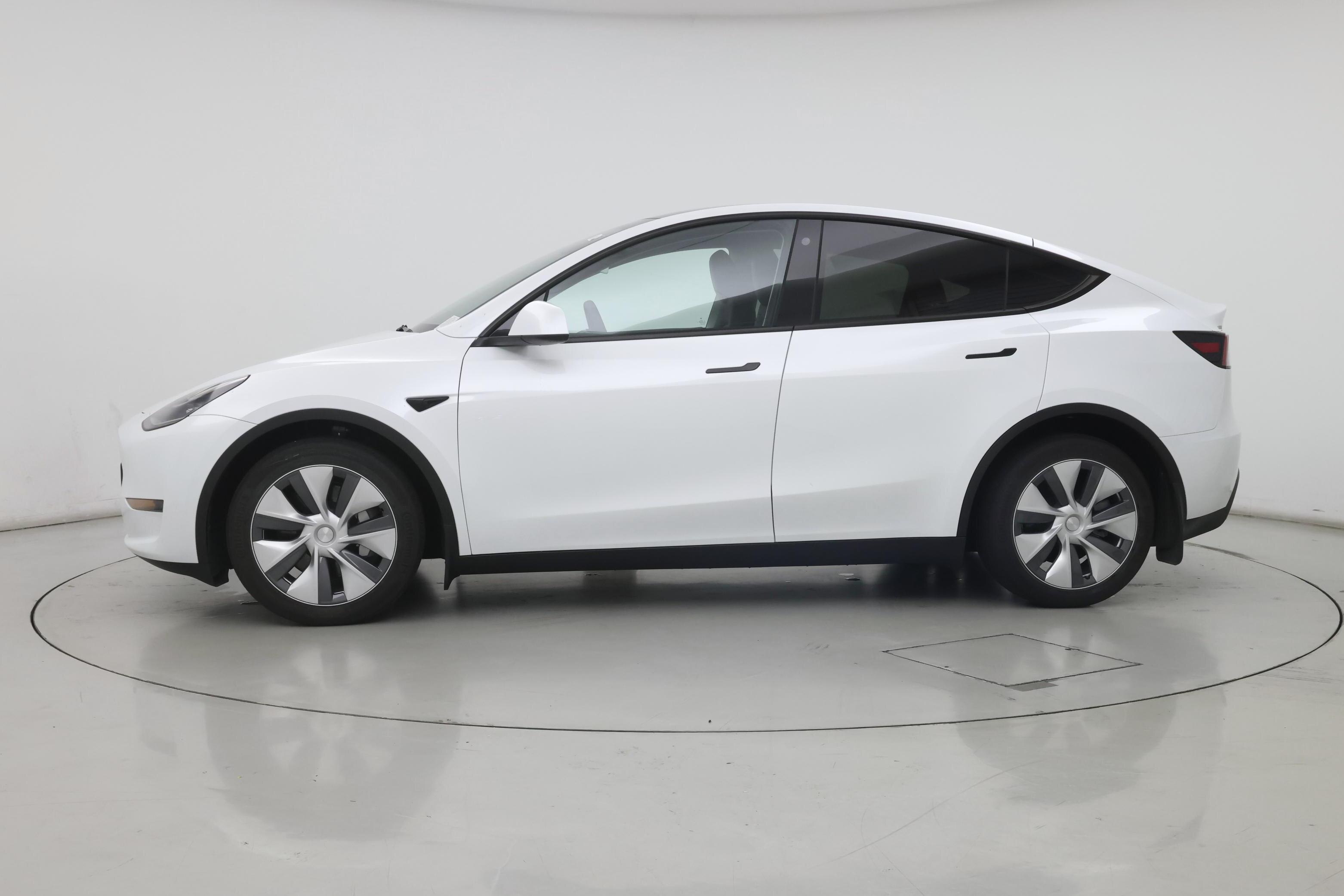 Thumbnail: 2023 Tesla Model Y - 3