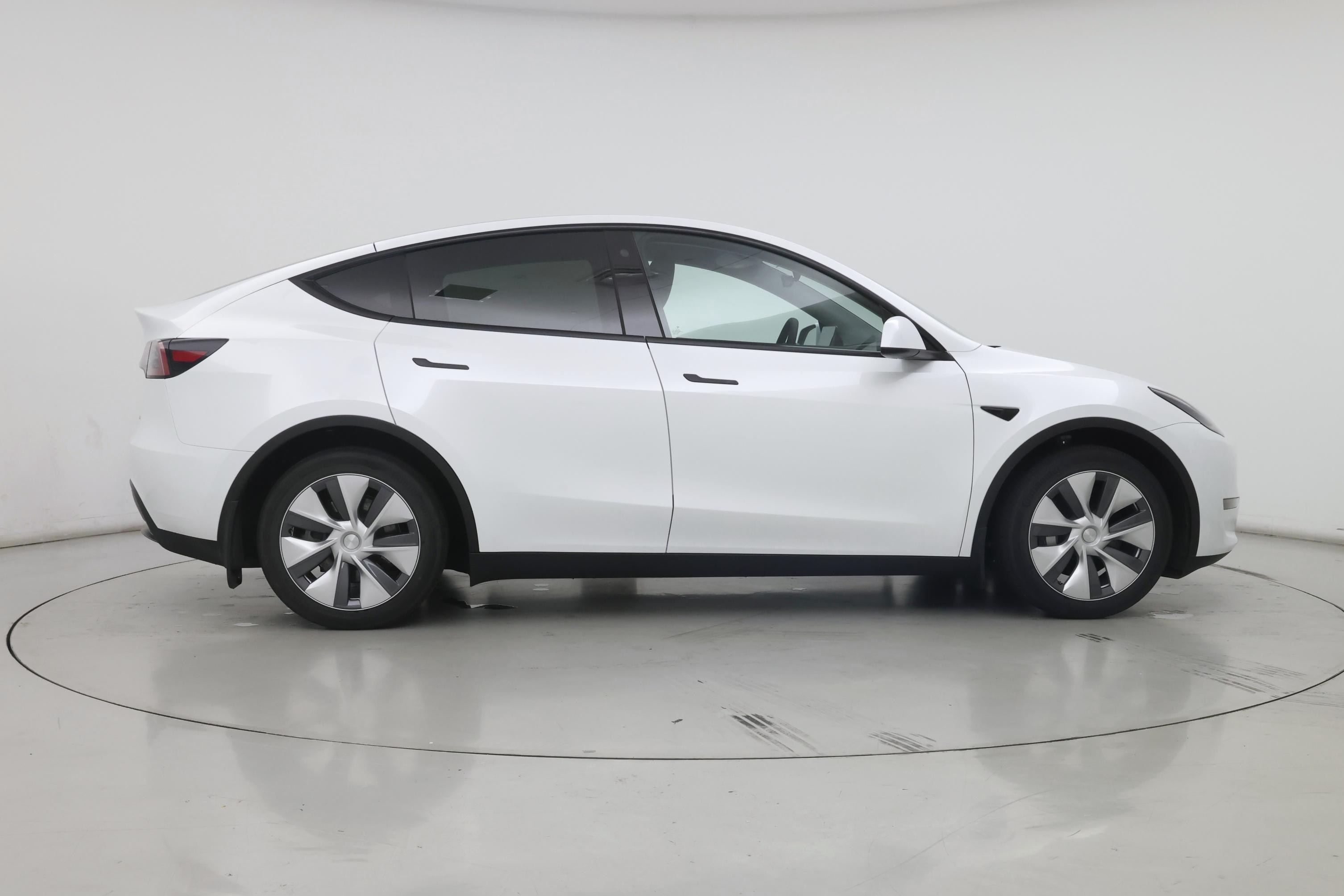 Thumbnail: 2023 Tesla Model Y - 7
