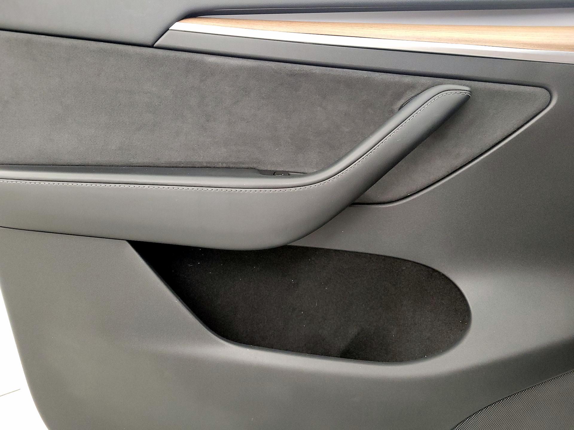 Thumbnail: 2022 Tesla Model Y - 12