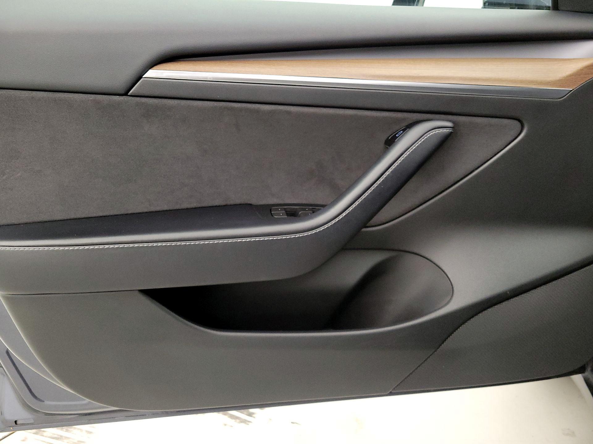 Thumbnail: 2023 Tesla Model 3 - 12