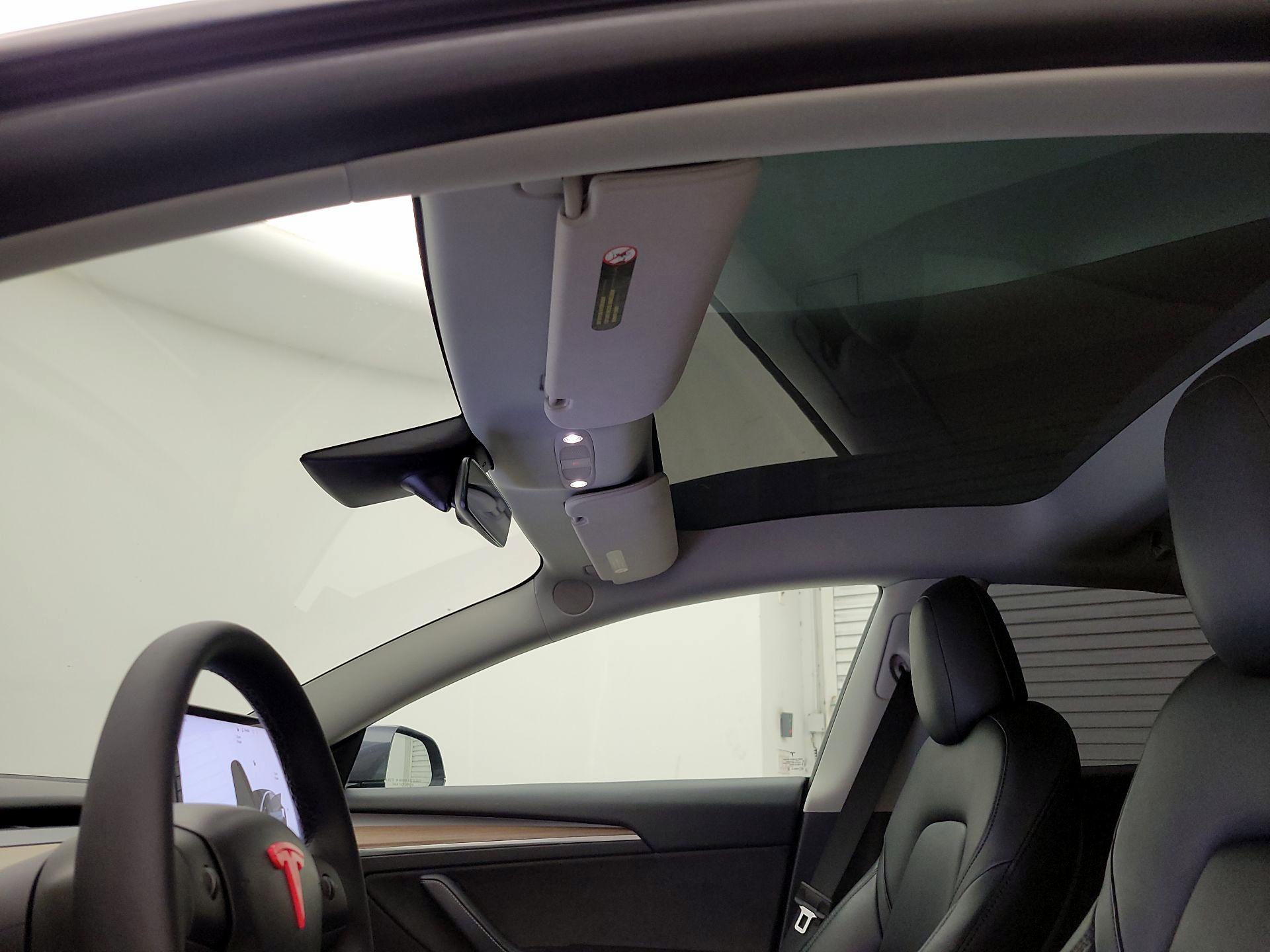 Thumbnail: 2023 Tesla Model 3 - 17