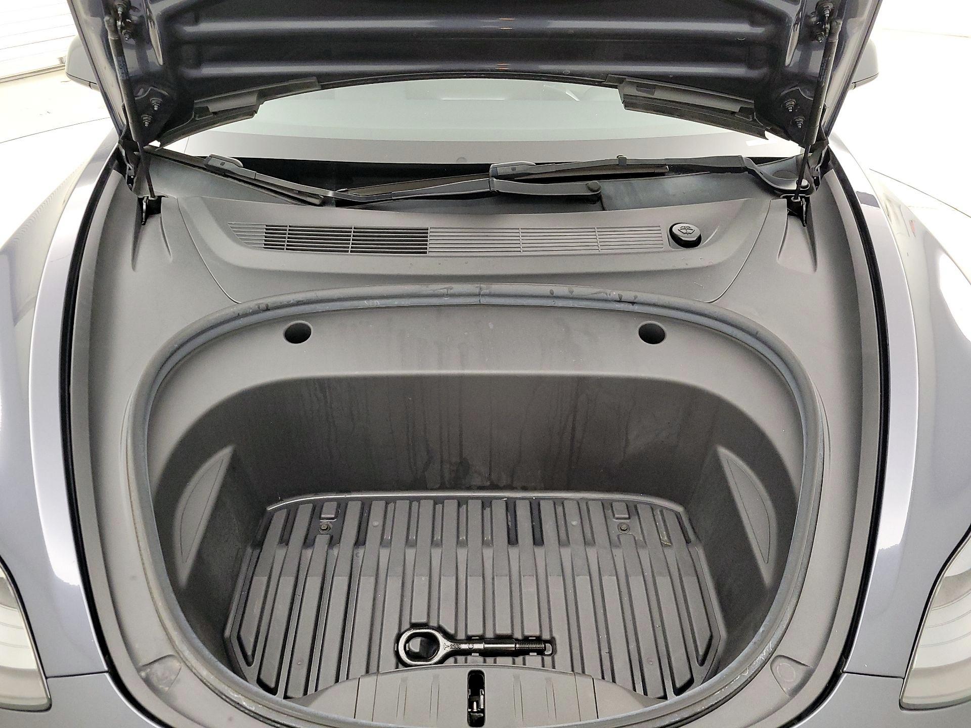 Thumbnail: 2023 Tesla Model 3 - 20
