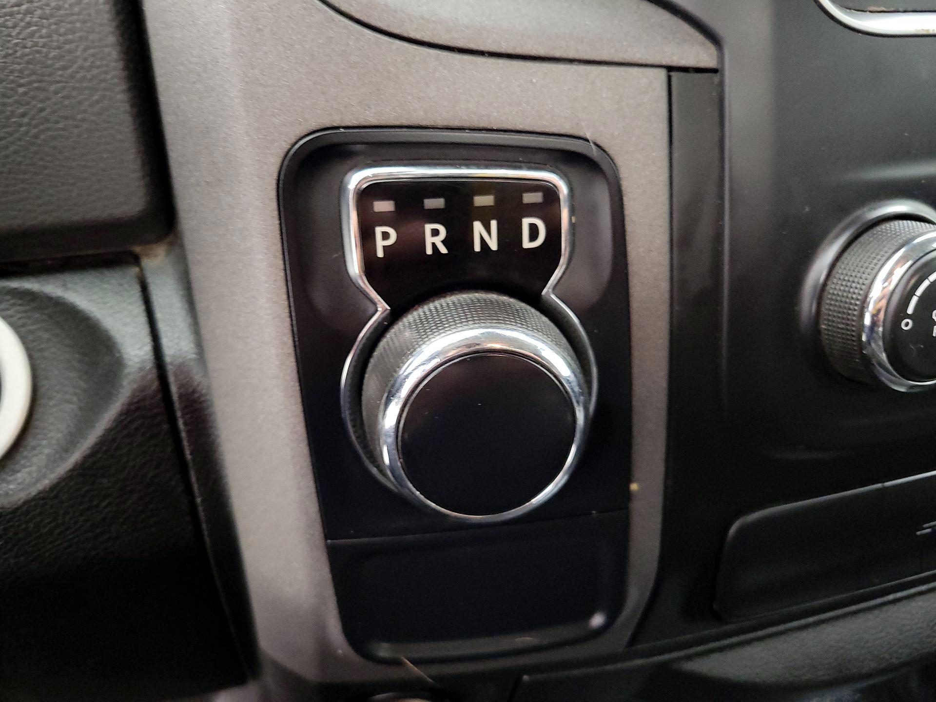 Thumbnail: 2019 RAM 1500 Classic - 17