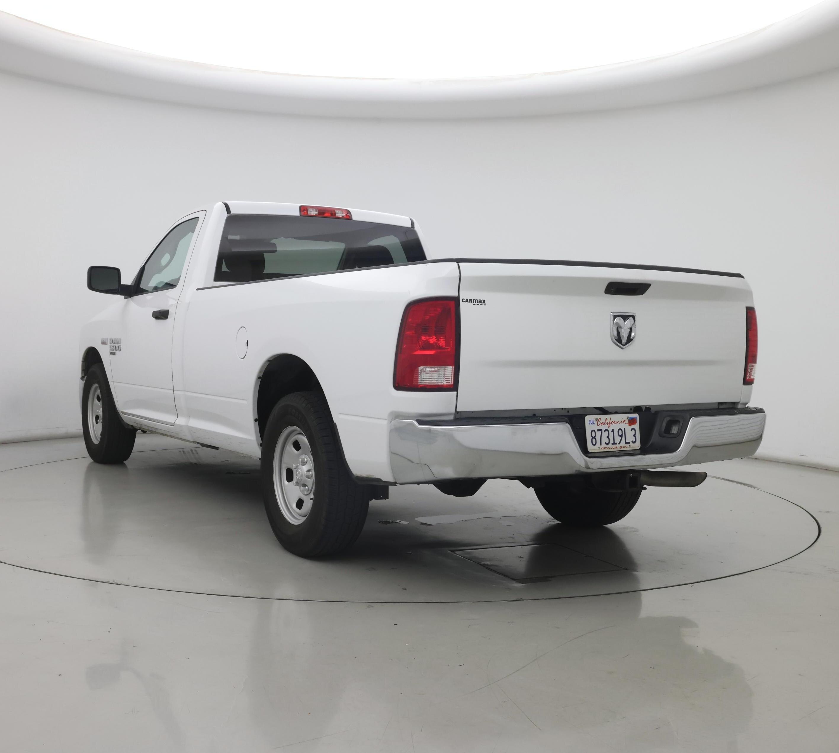 Thumbnail: 2019 RAM 1500 Classic - 2