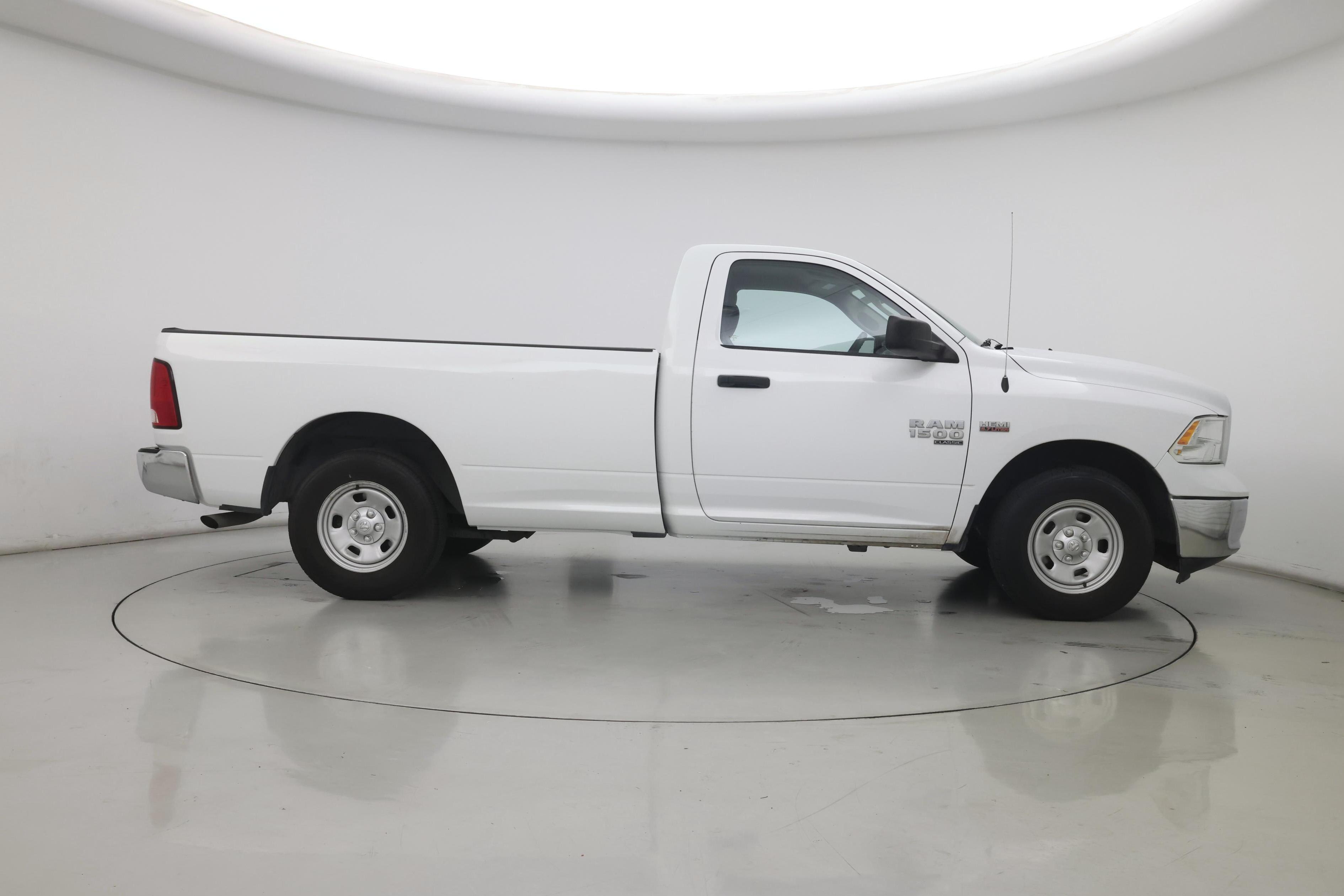 Thumbnail: 2019 RAM 1500 Classic - 7