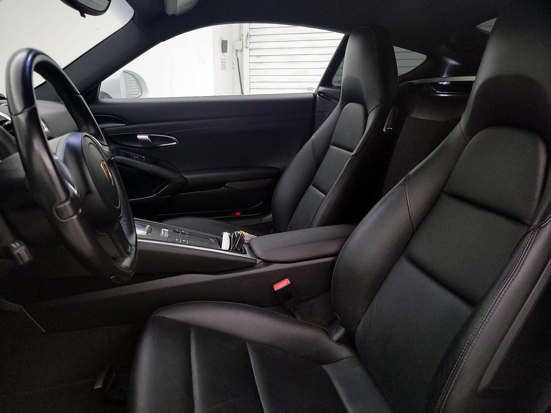 Thumbnail: 2016 Porsche Cayman - 9
