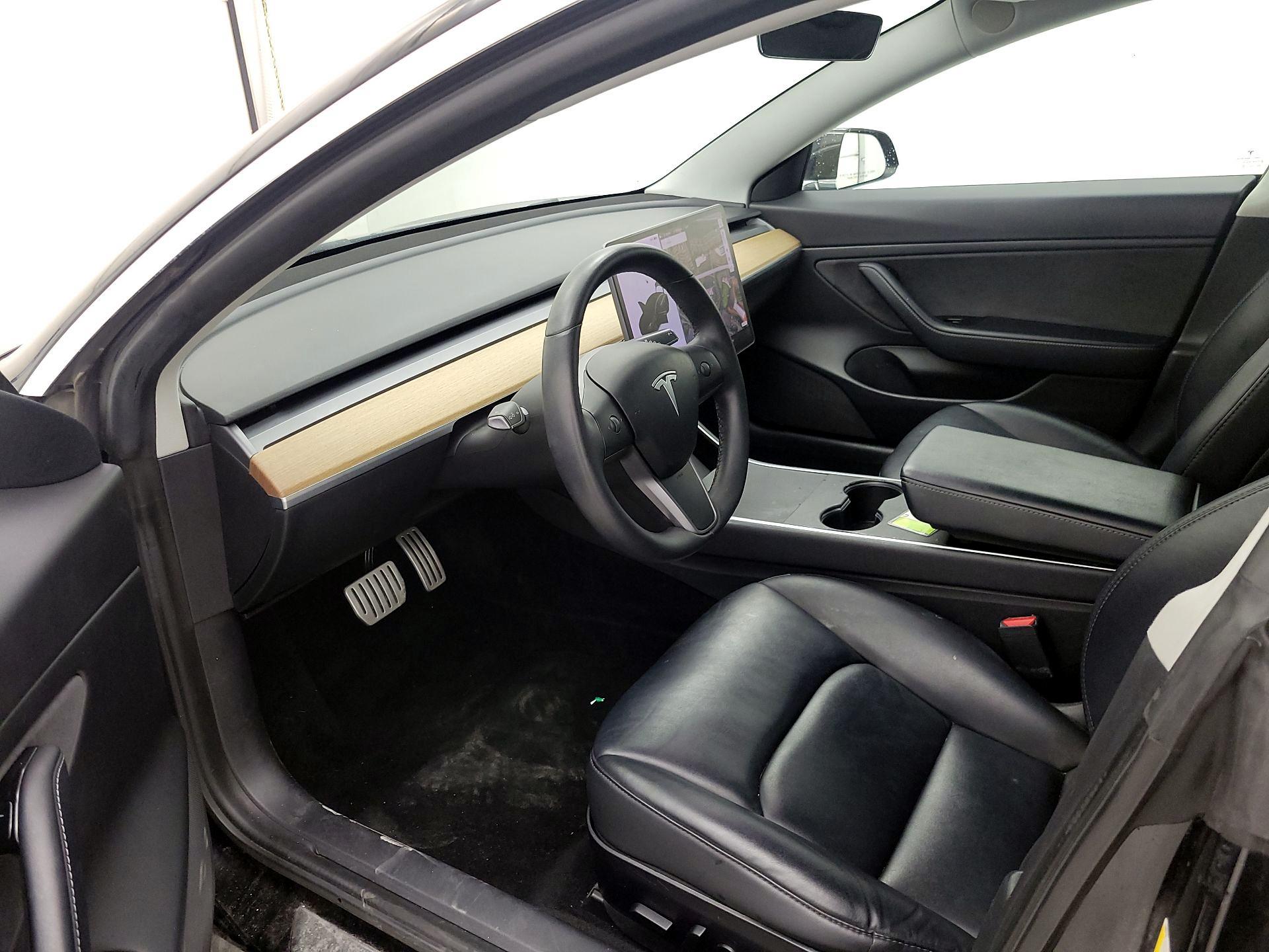 Thumbnail: 2020 Tesla Model 3 - 11