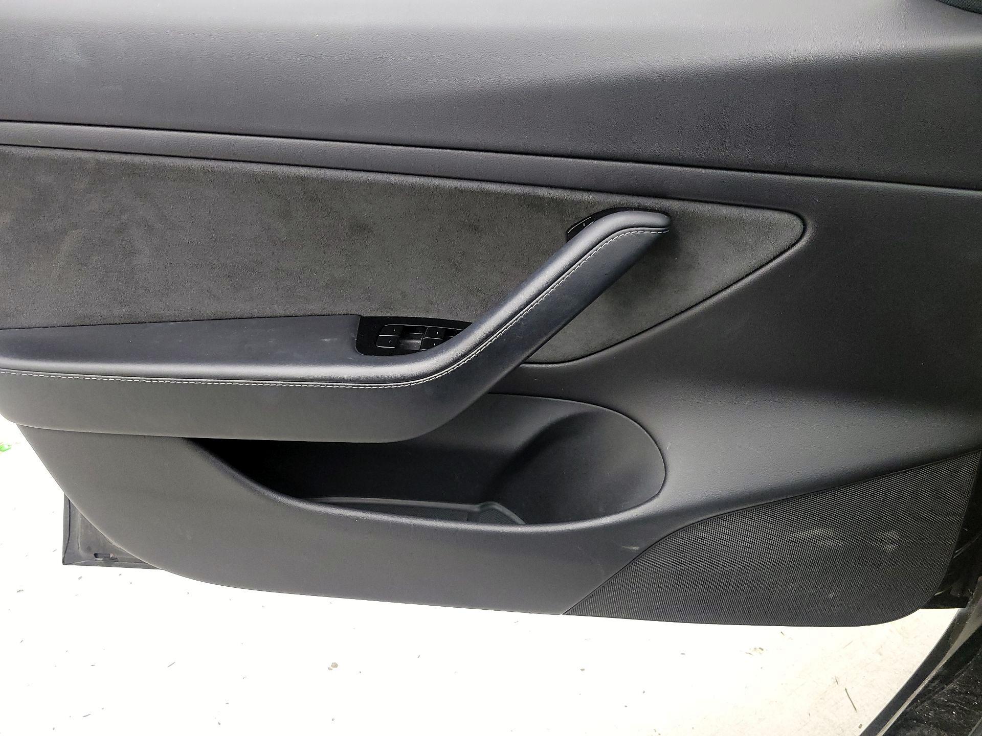 Thumbnail: 2020 Tesla Model 3 - 12