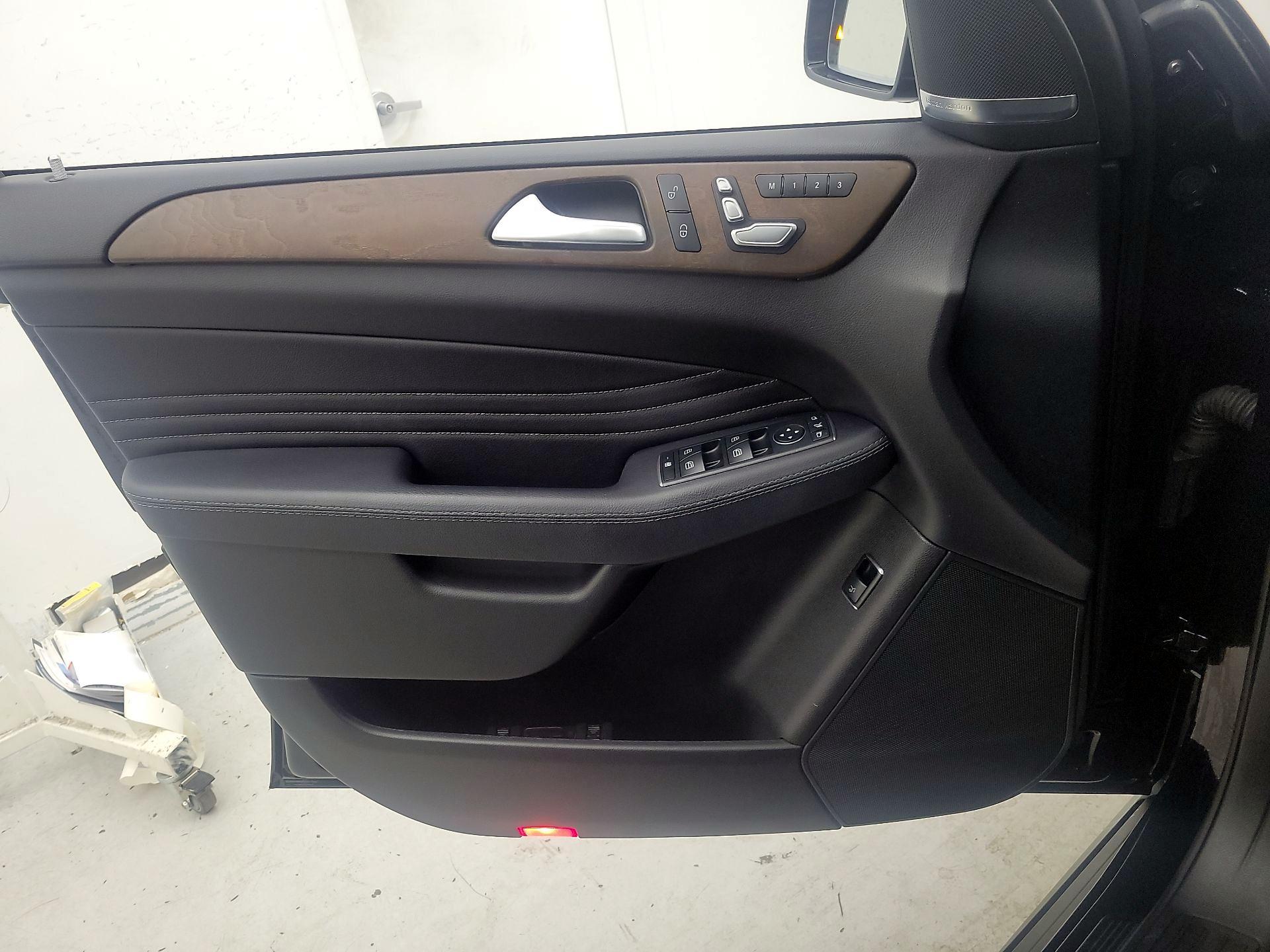 Thumbnail: 2017 Mercedes-Benz GLE - 12