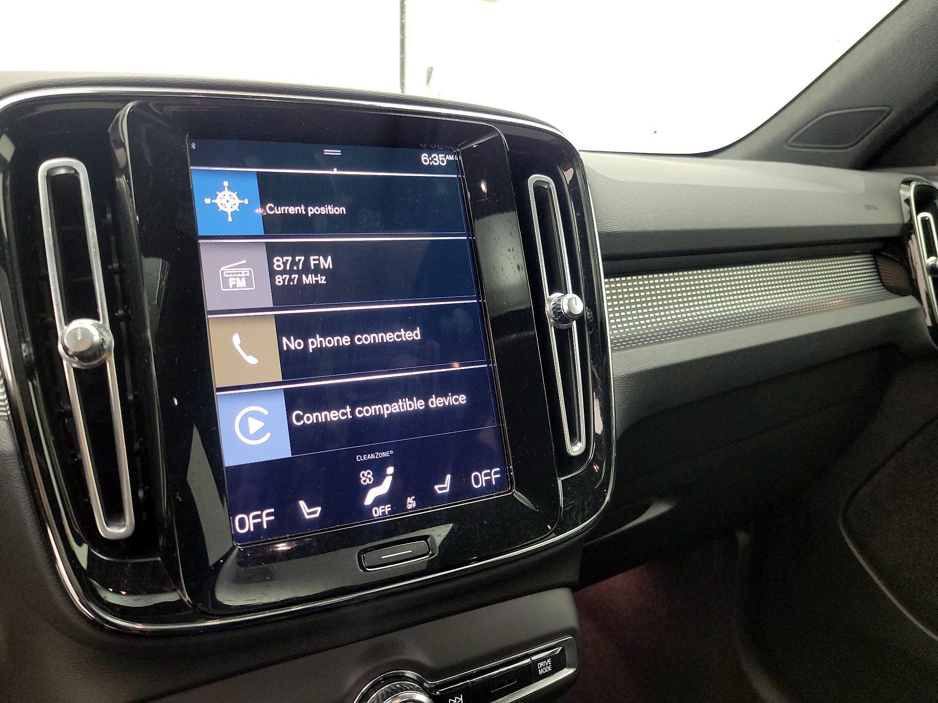 Thumbnail: 2022 Volvo XC40 - 16