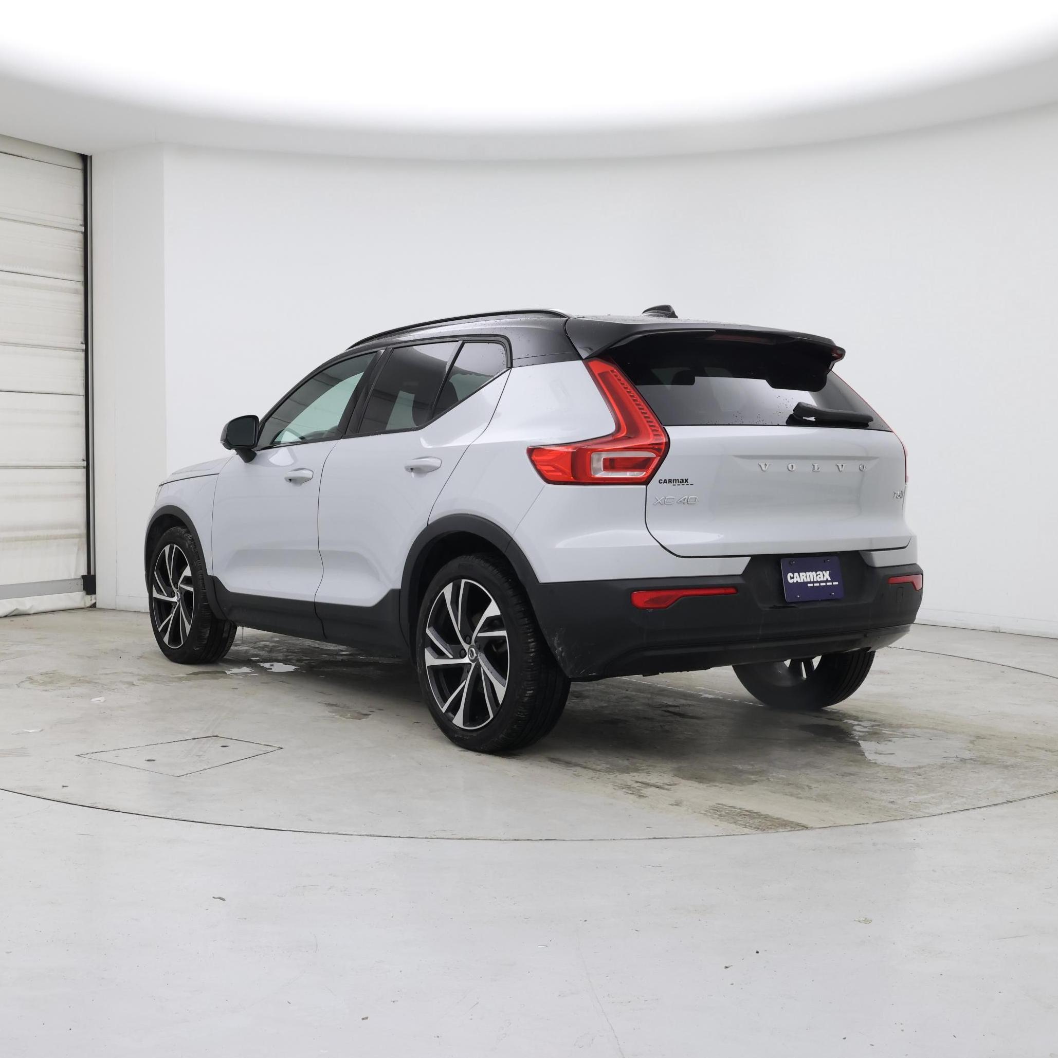 Thumbnail: 2022 Volvo XC40 - 2