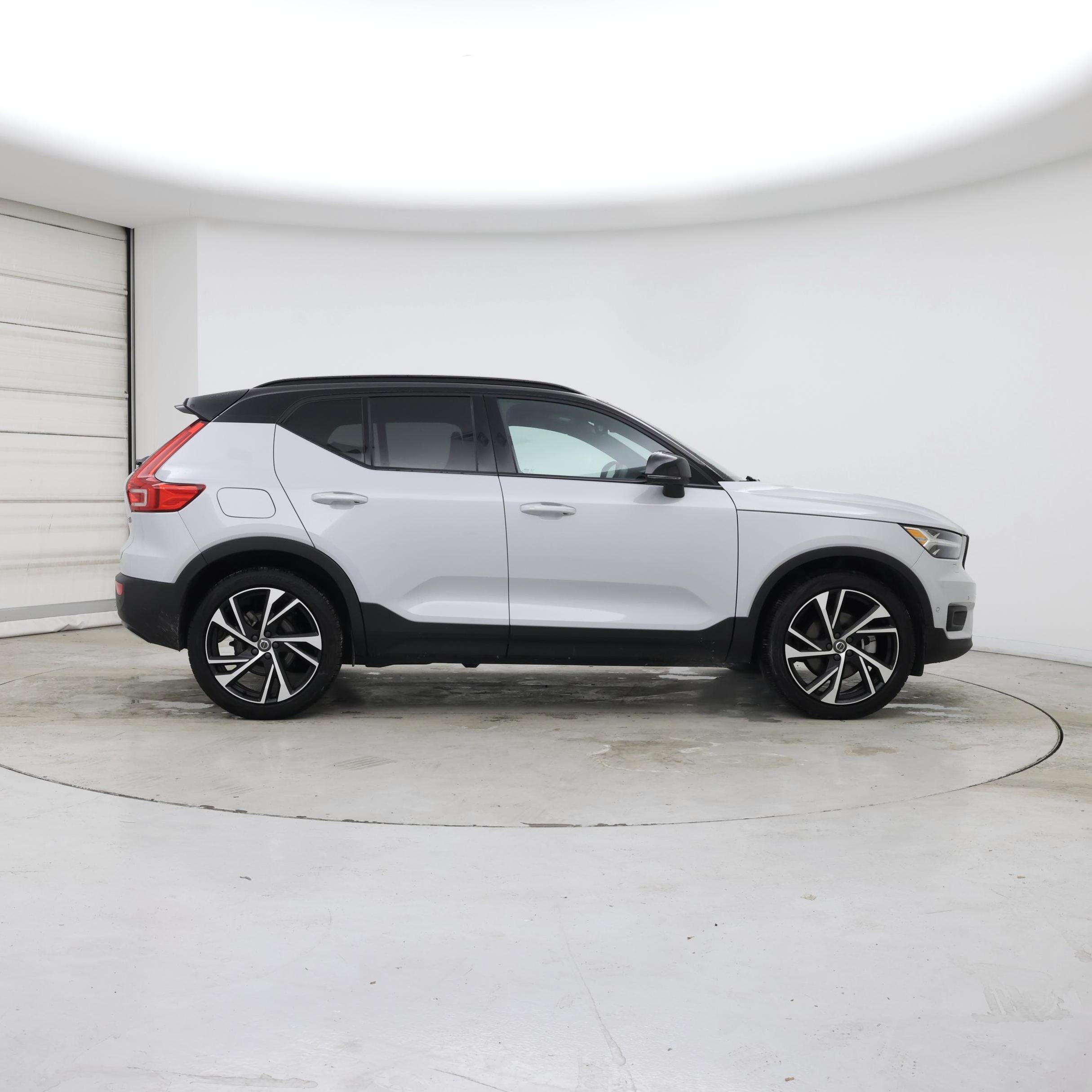 Thumbnail: 2022 Volvo XC40 - 7