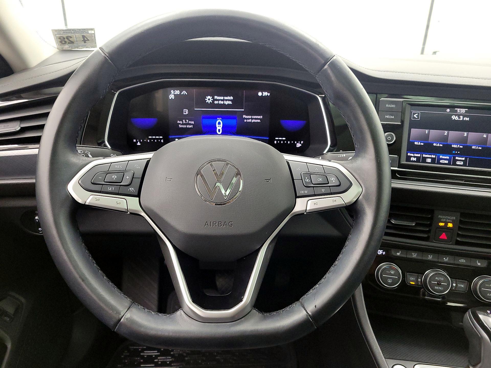 Thumbnail: 2023 Volkswagen Jetta - 10