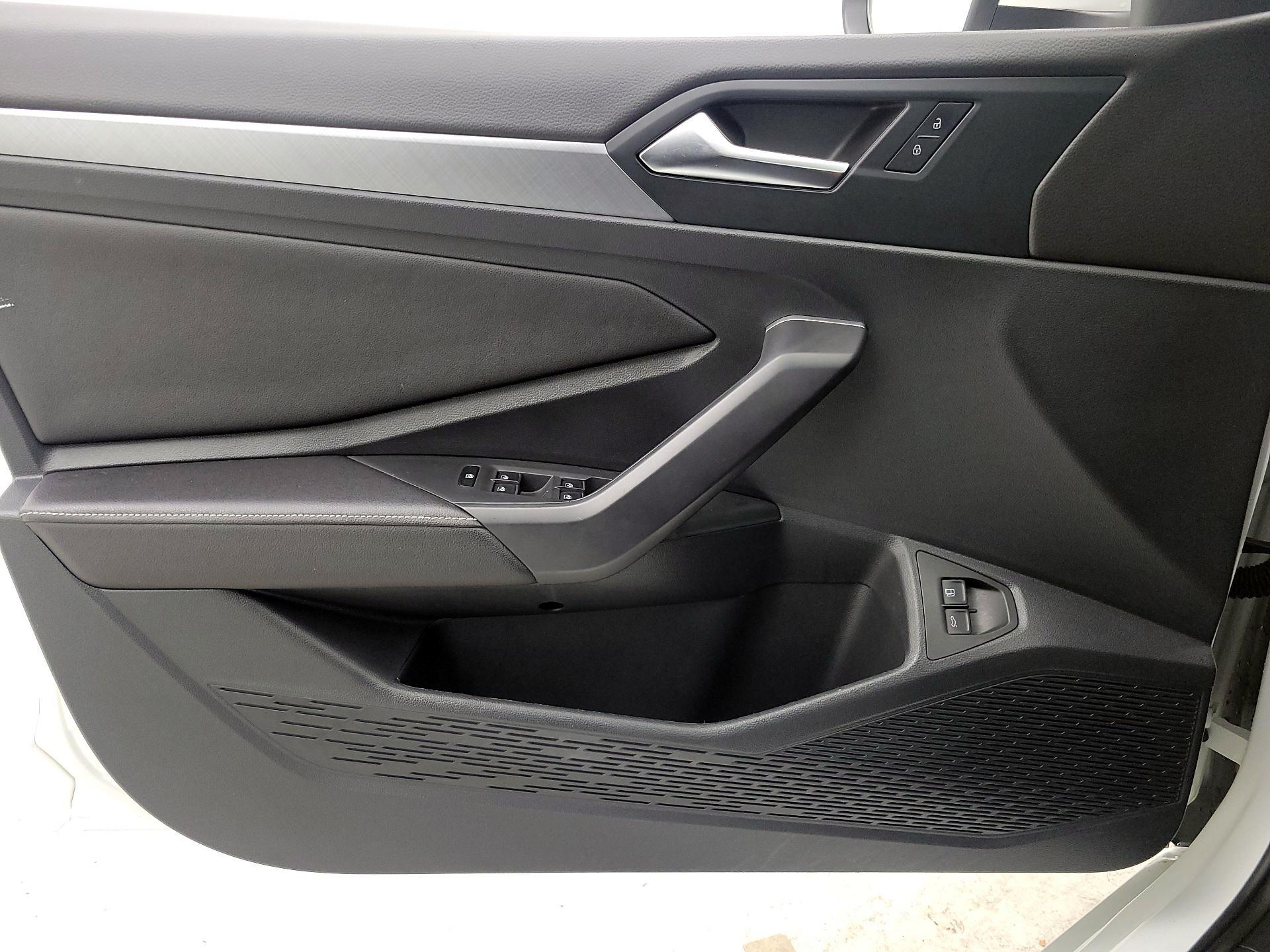 Thumbnail: 2023 Volkswagen Jetta - 12